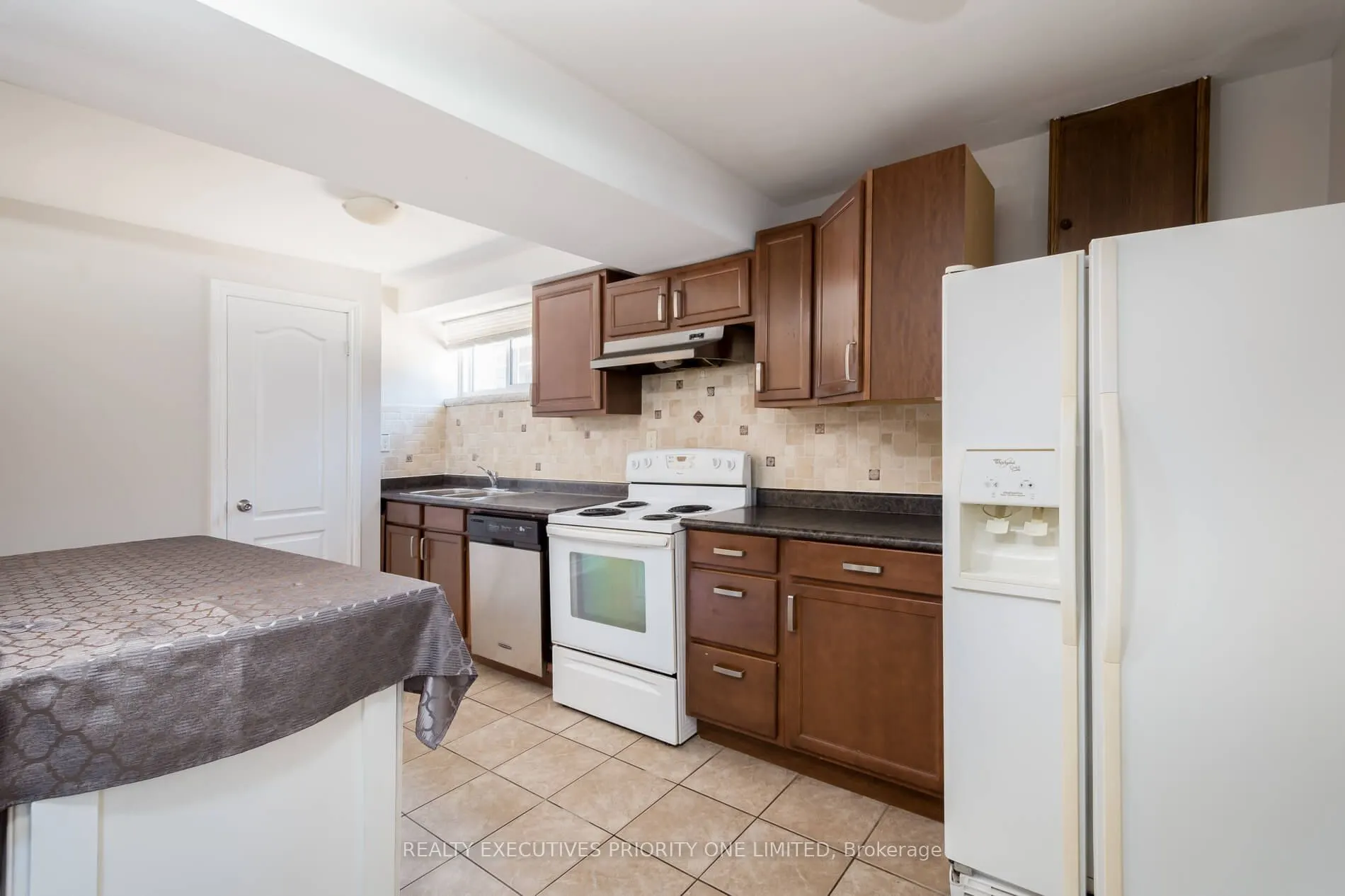 5 Lantos Court