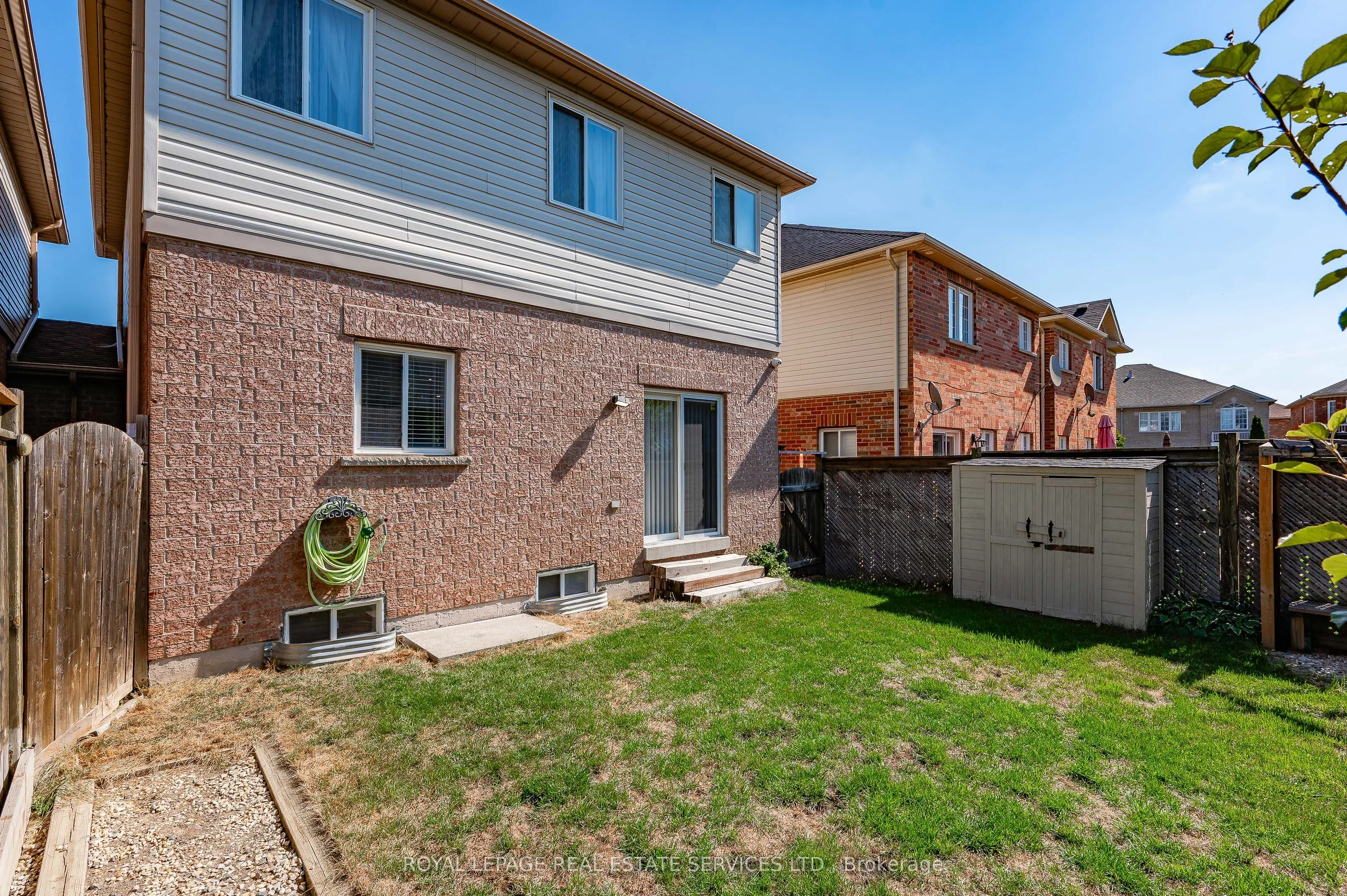 1213 Bonin Crescent