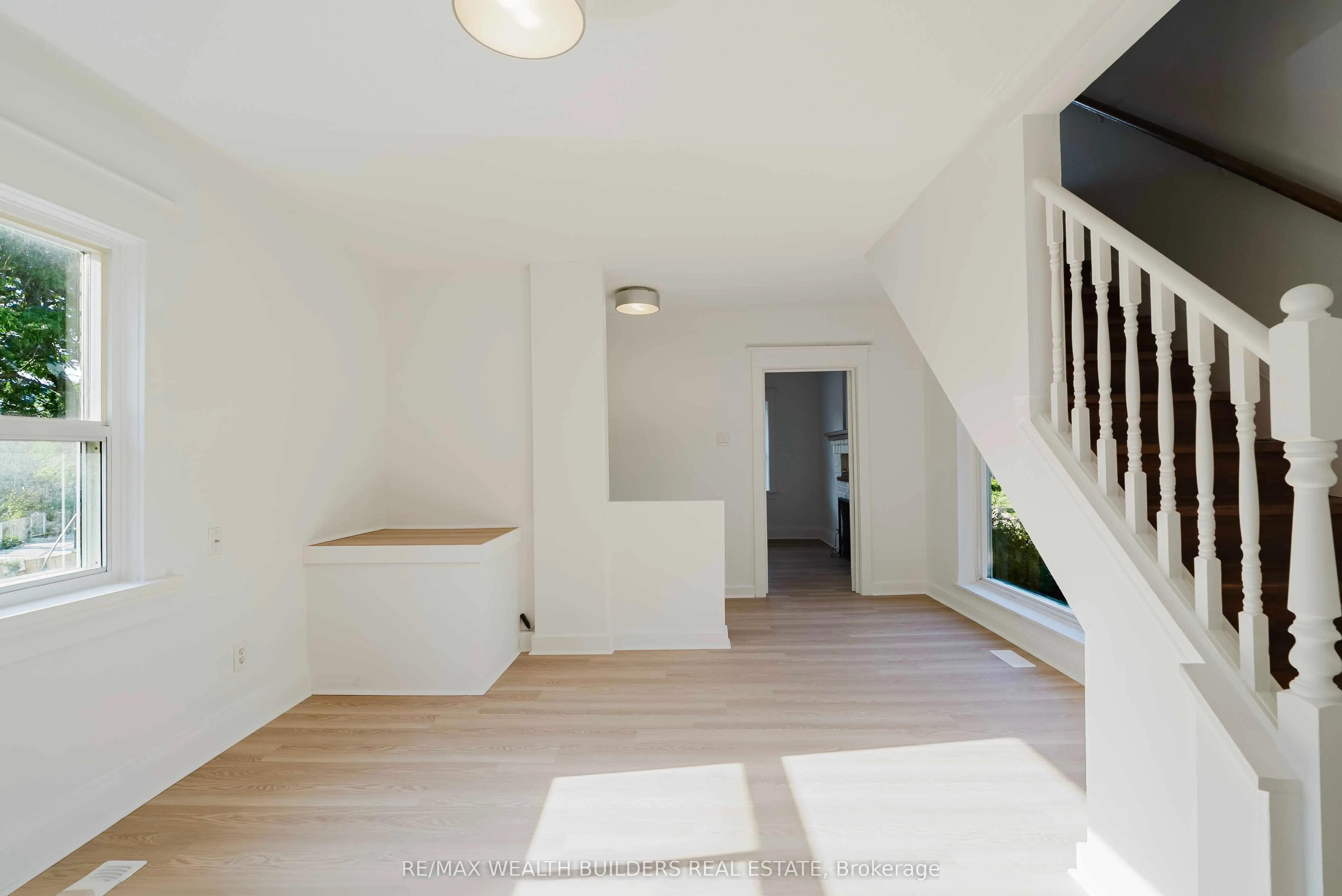 4 GREENLAW Avenue