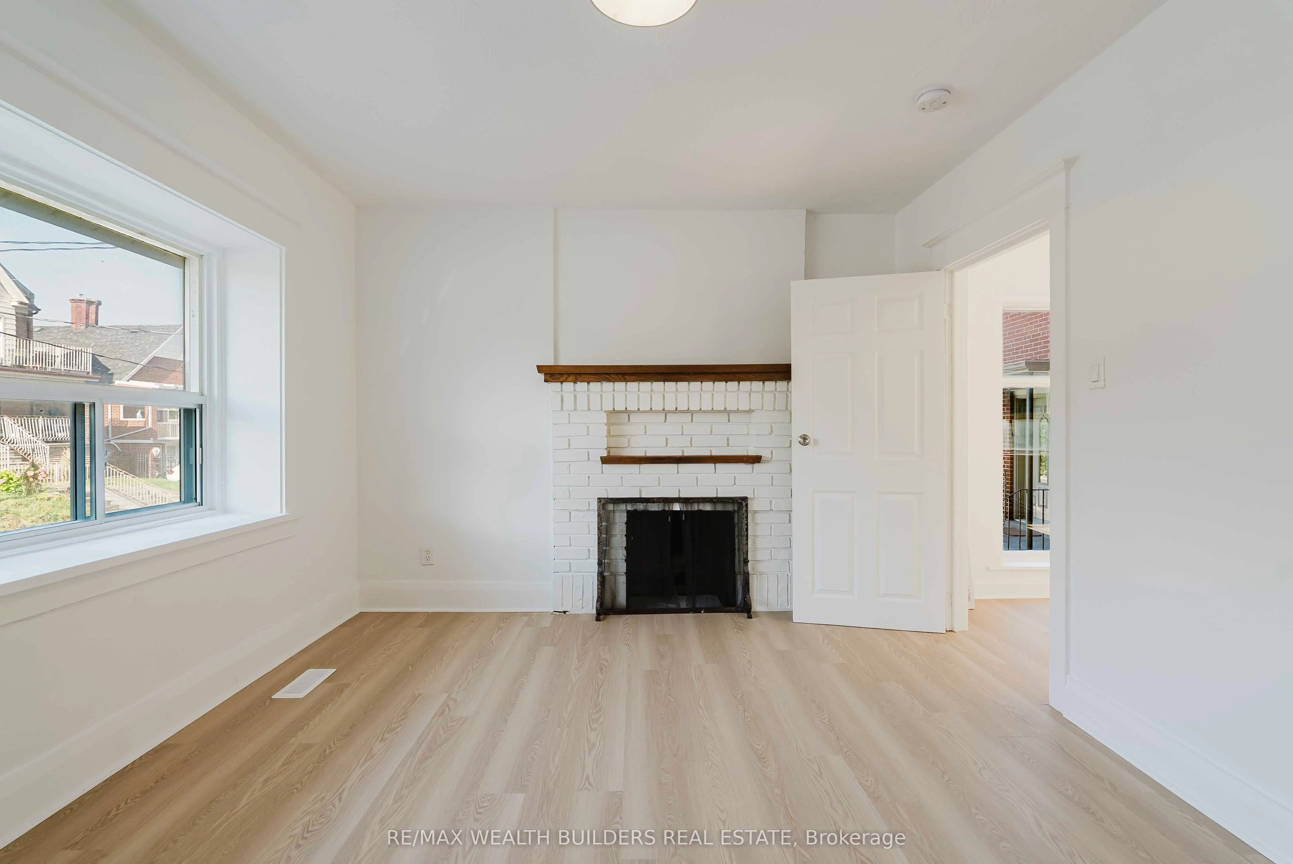 4 GREENLAW Avenue