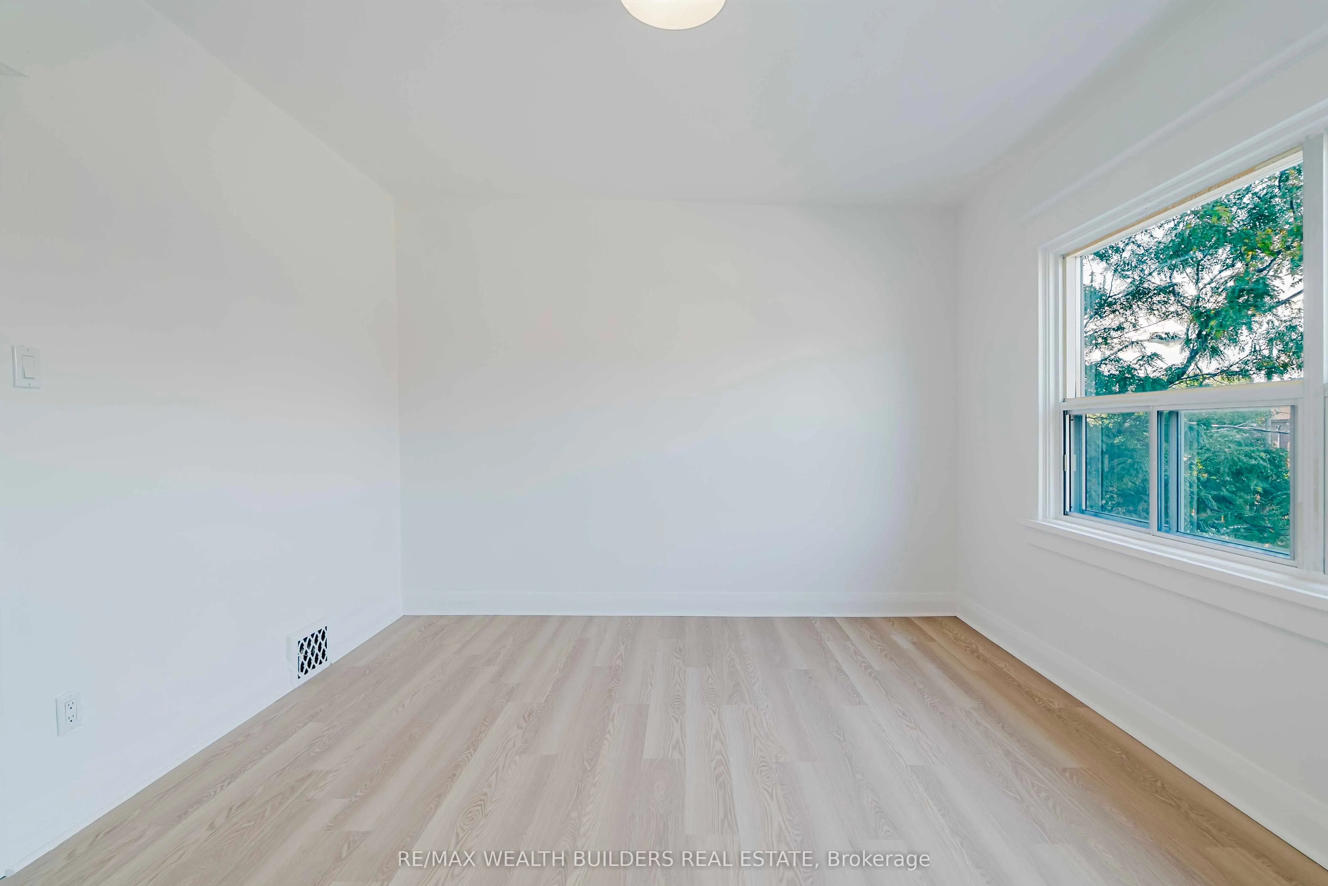4 GREENLAW Avenue