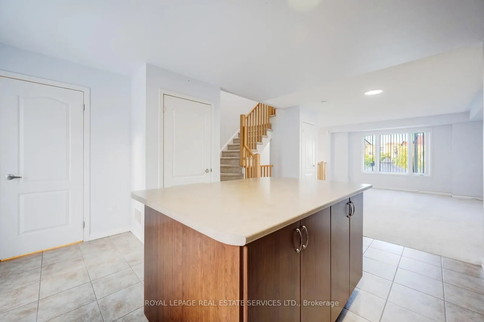 3185 Boxford Crescent, #7