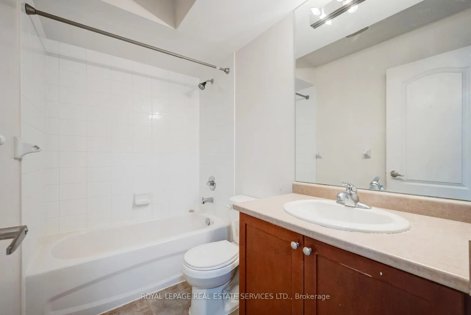 3185 Boxford Crescent, #7
