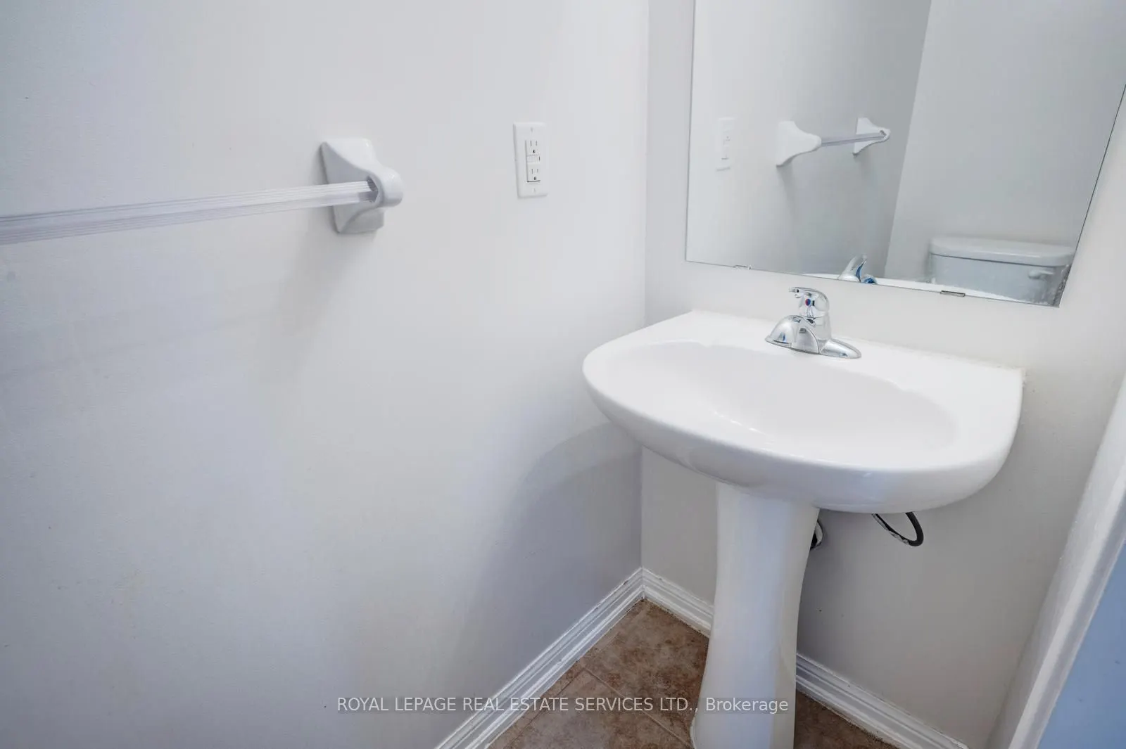 3185 Boxford Crescent, #7