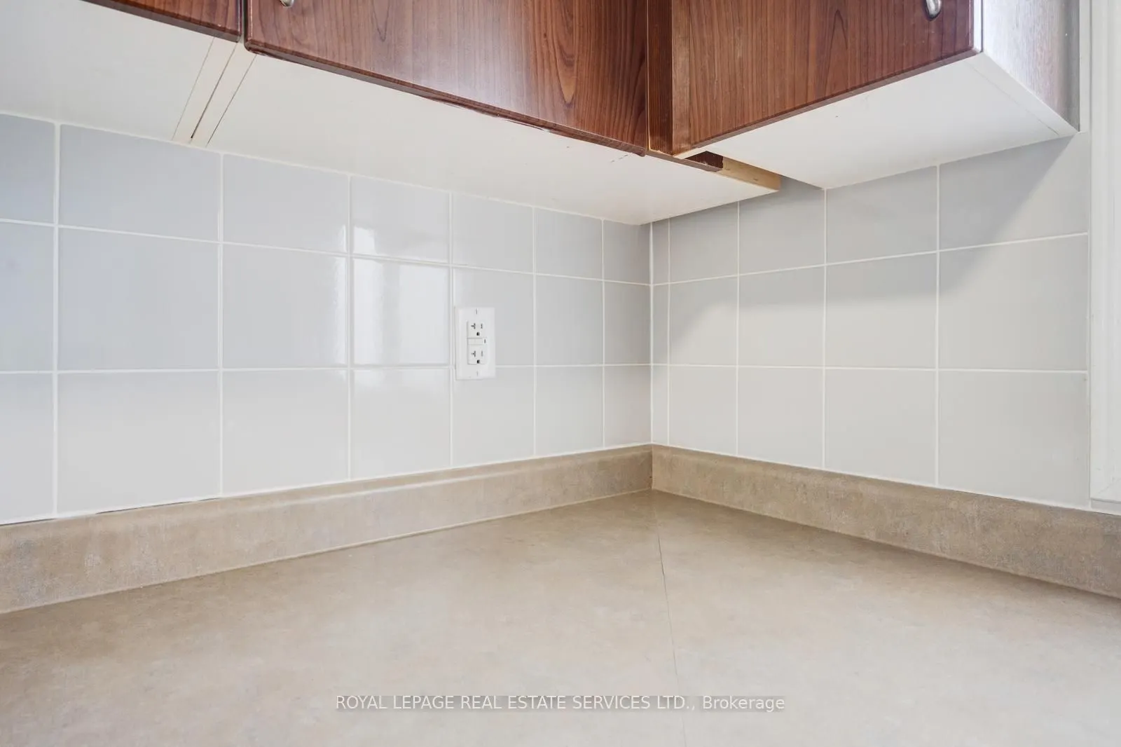 3185 Boxford Crescent, #7