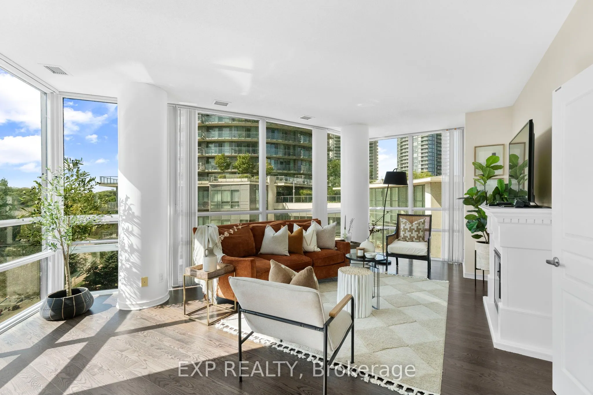 2240 Lake Shore Boulevard W, #319