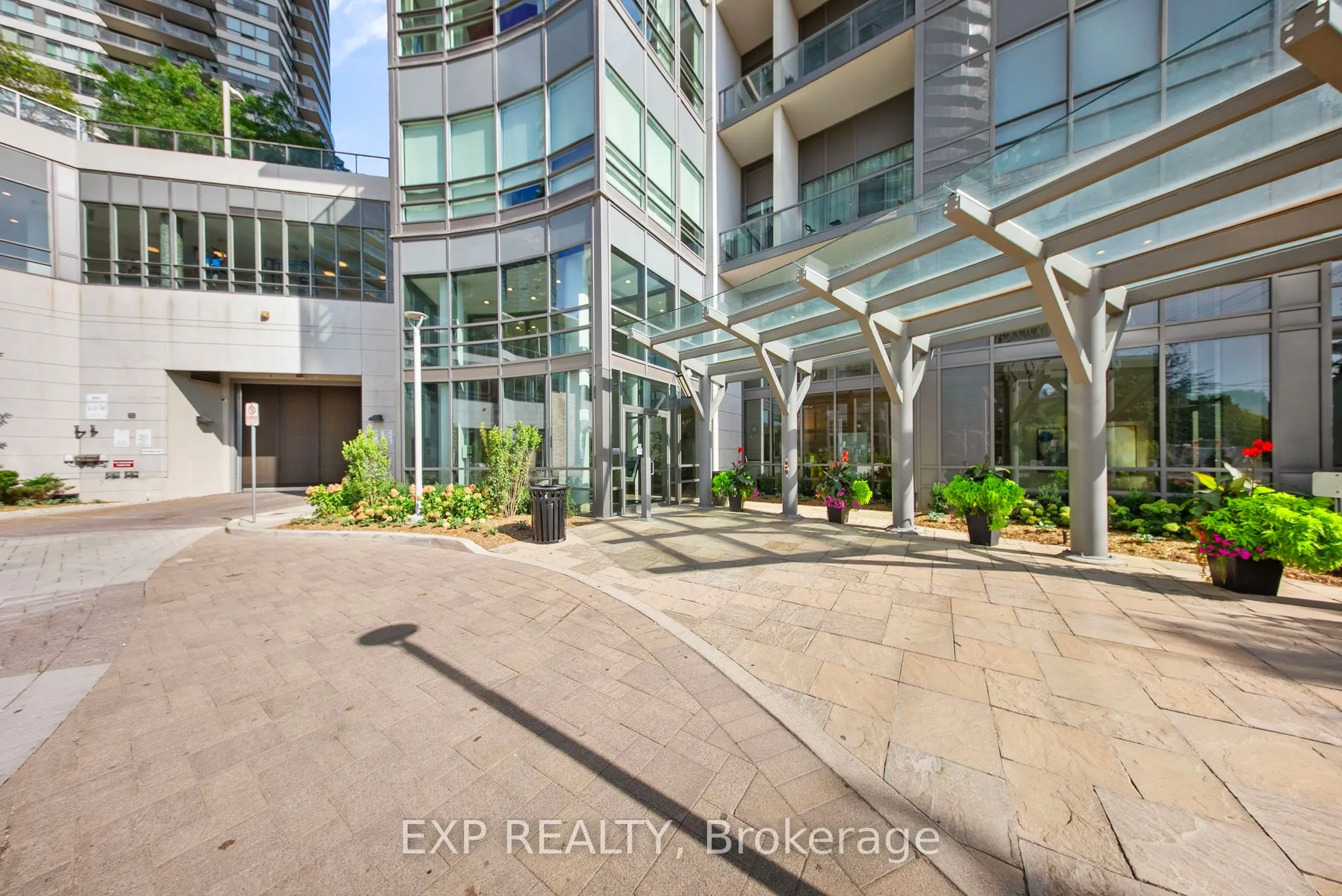2240 Lake Shore Boulevard W, #319
