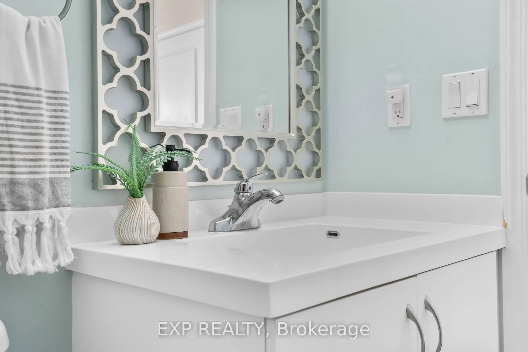 2240 Lake Shore Boulevard W, #319