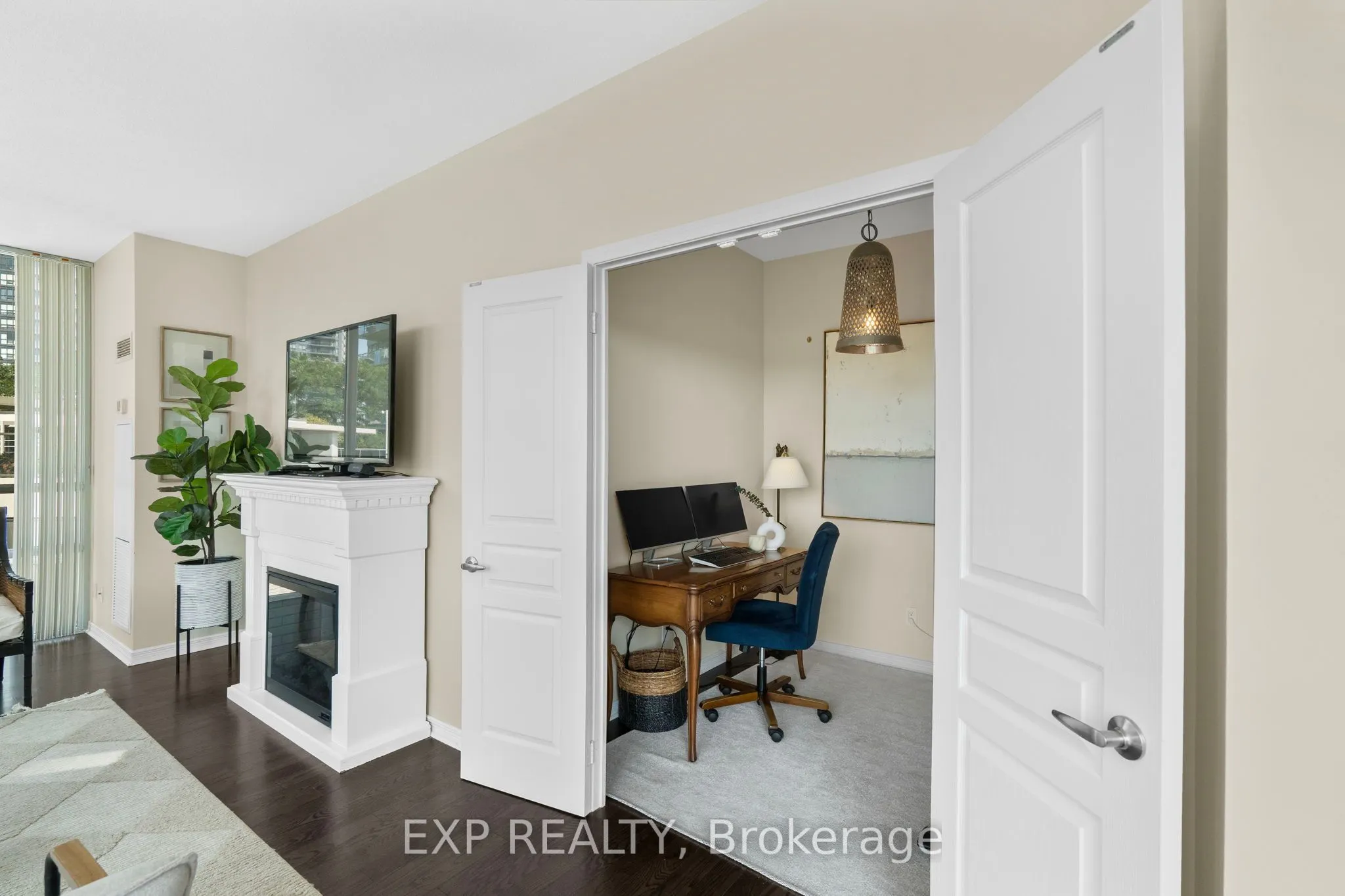 2240 Lake Shore Boulevard W, #319