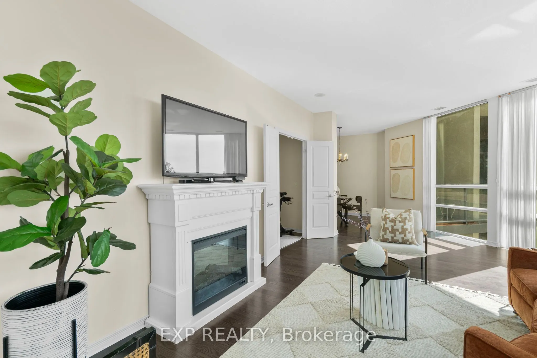 2240 Lake Shore Boulevard W, #319