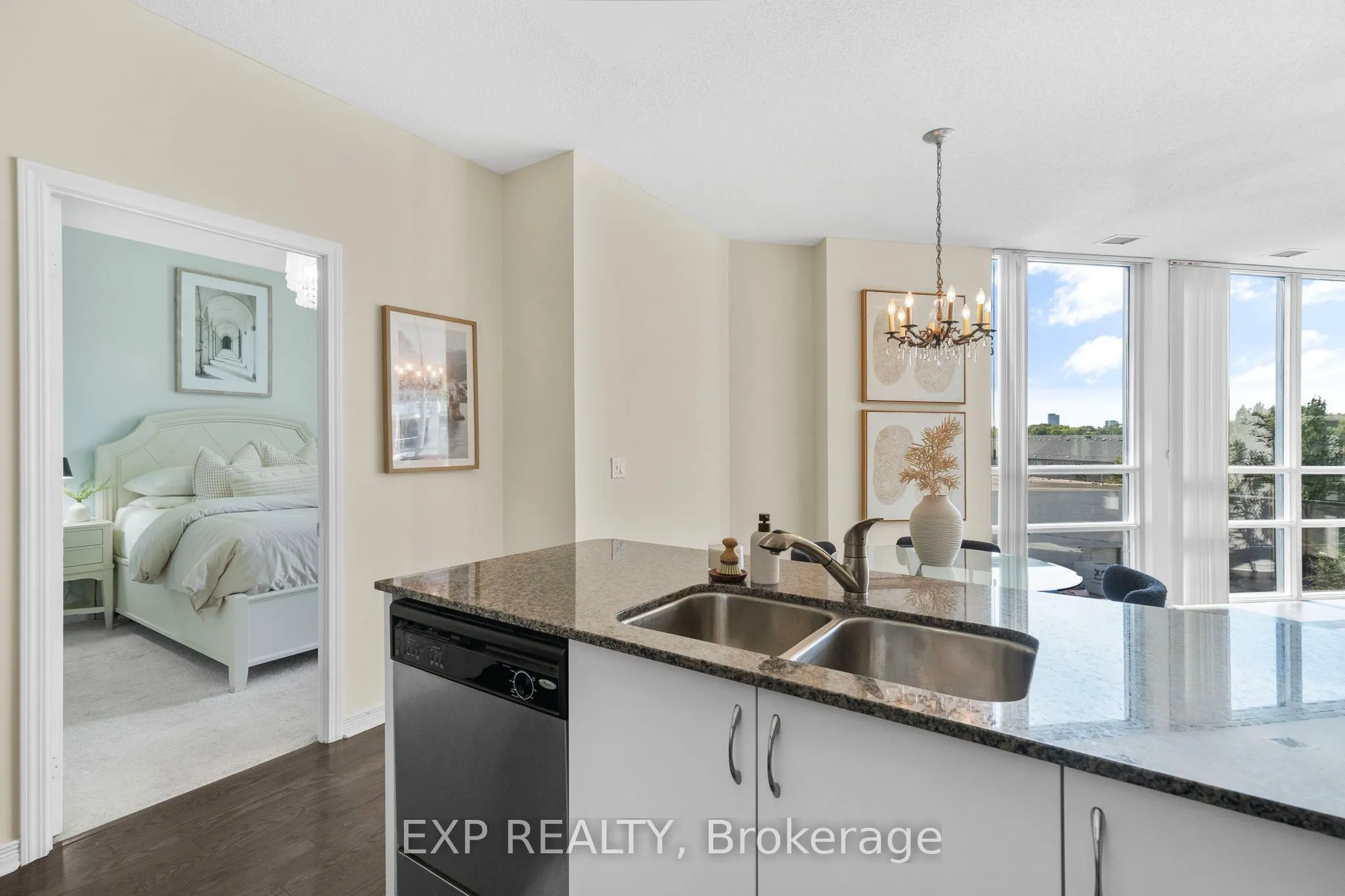 2240 Lake Shore Boulevard W, #319