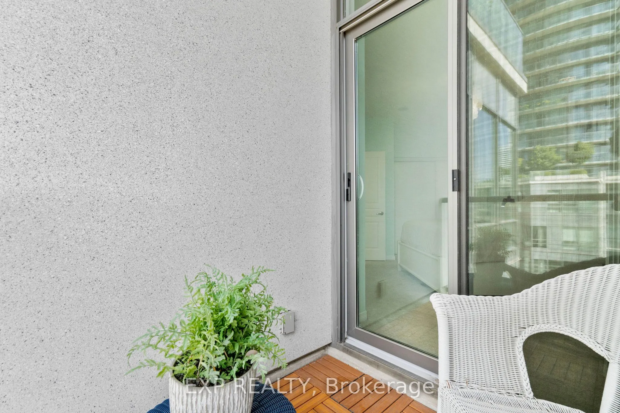 2240 Lake Shore Boulevard W, #319