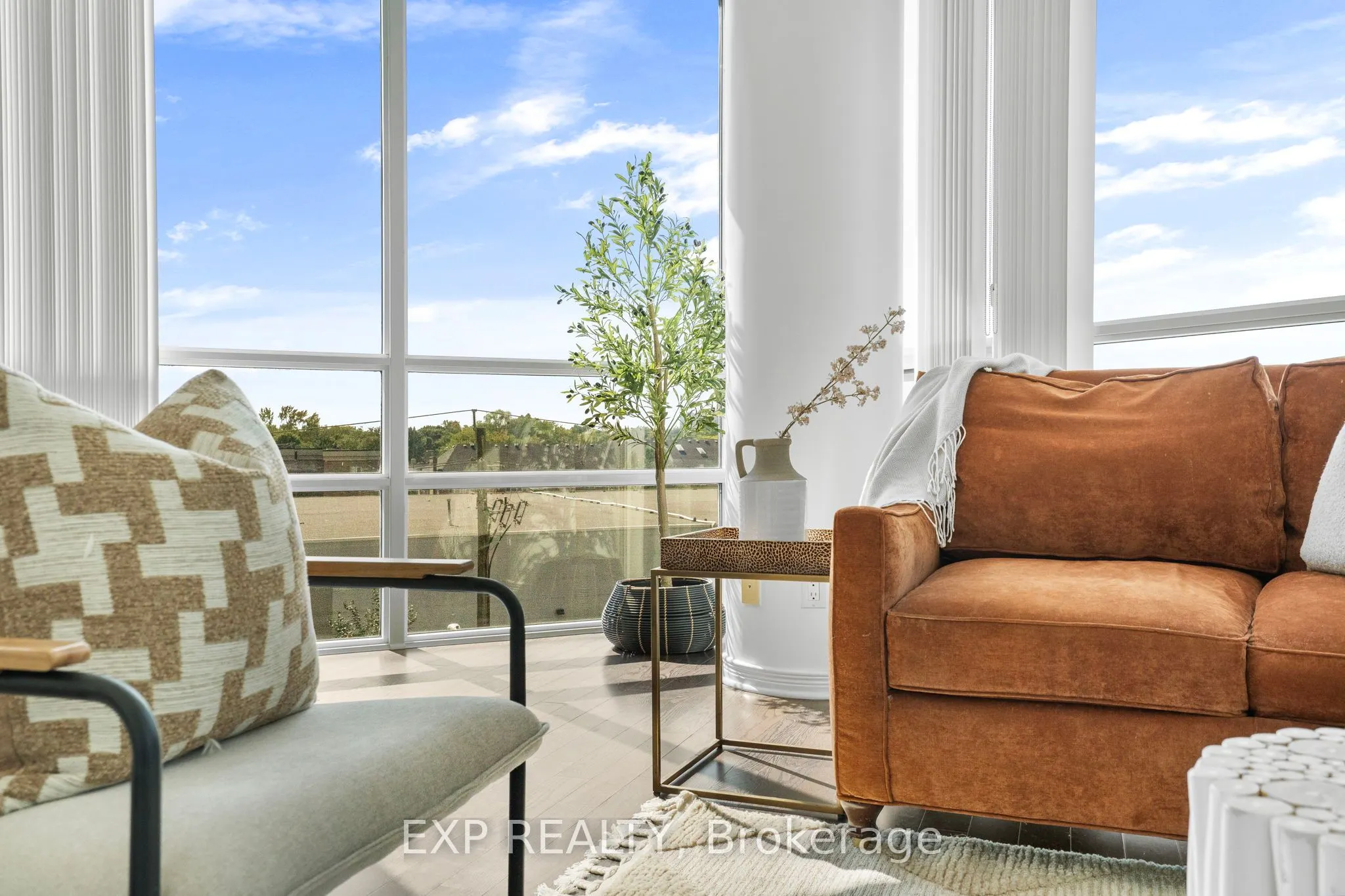 2240 Lake Shore Boulevard W, #319