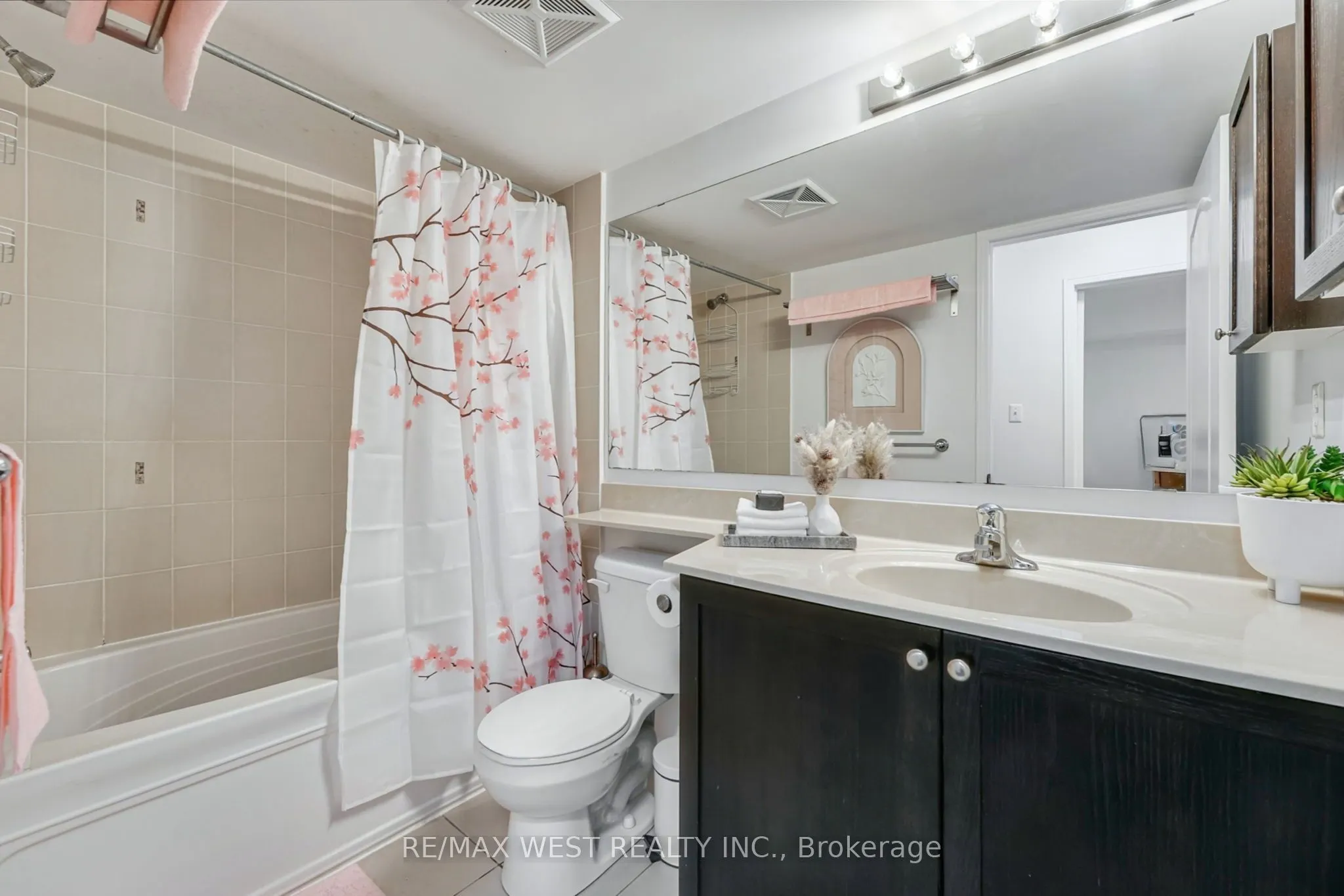 15 Hays Boulevard, #12