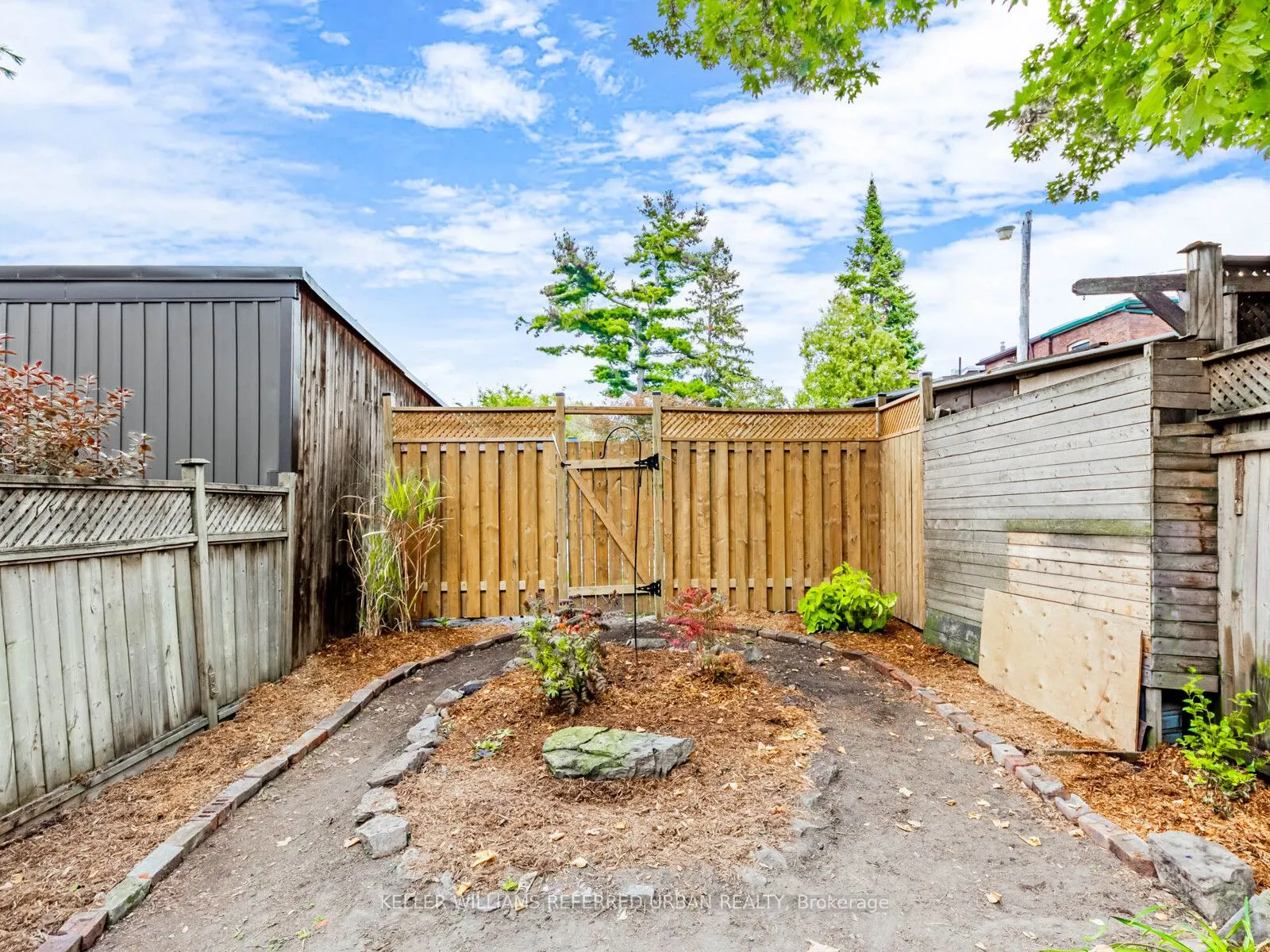 199 Indian Road Crescent
