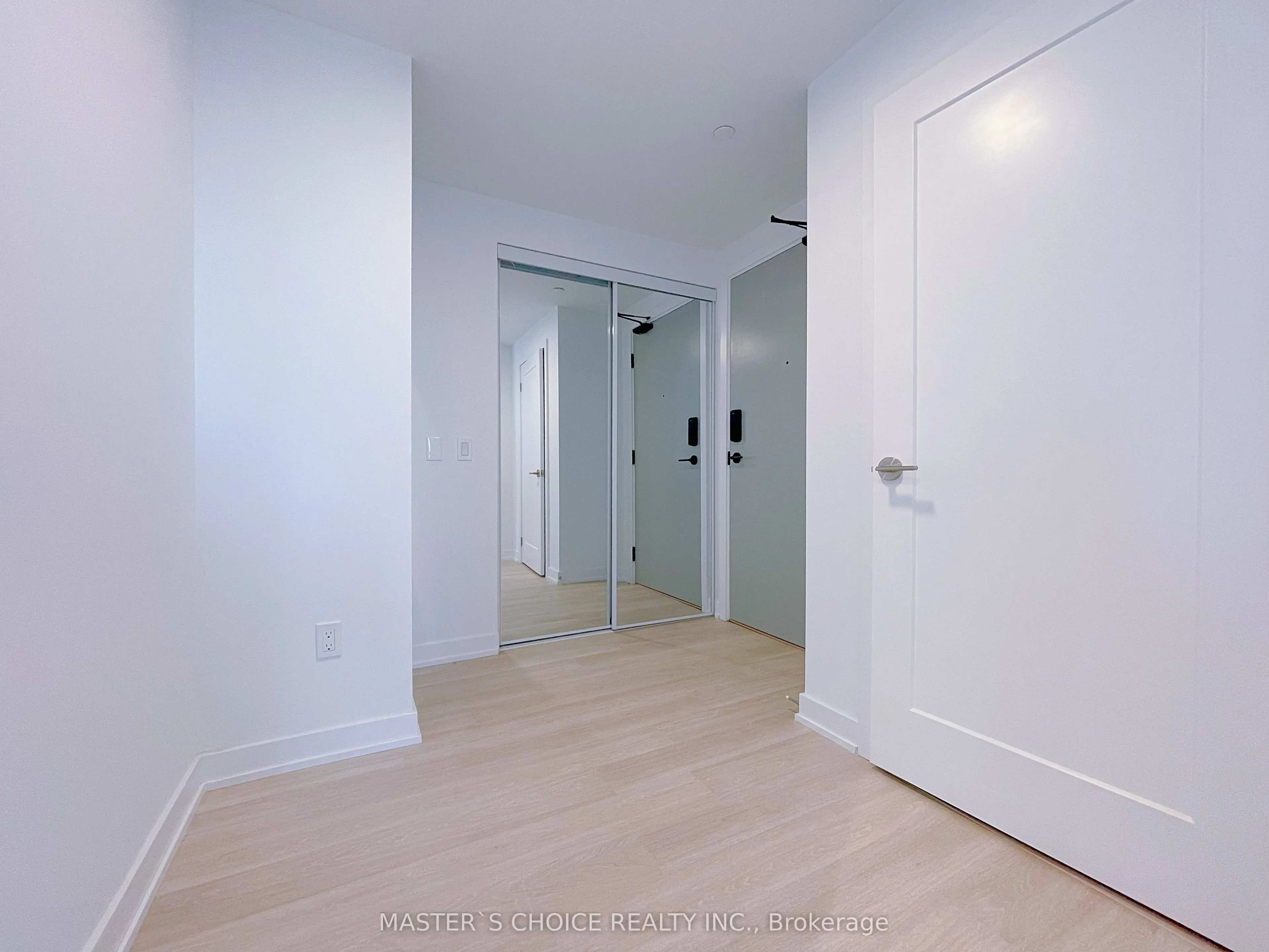 5105 Hurontario Street, #2002