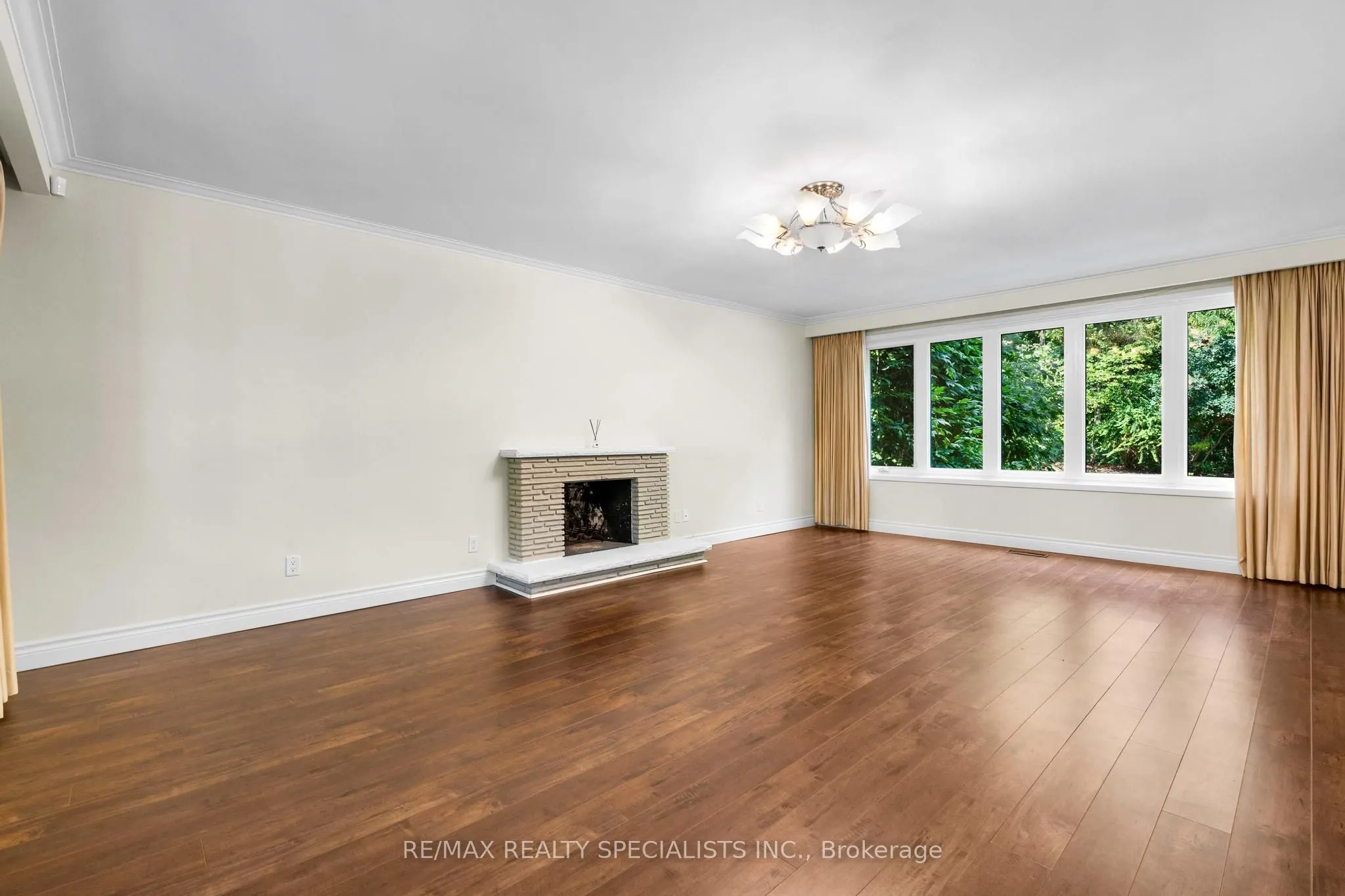 145 Wolfdale Avenue