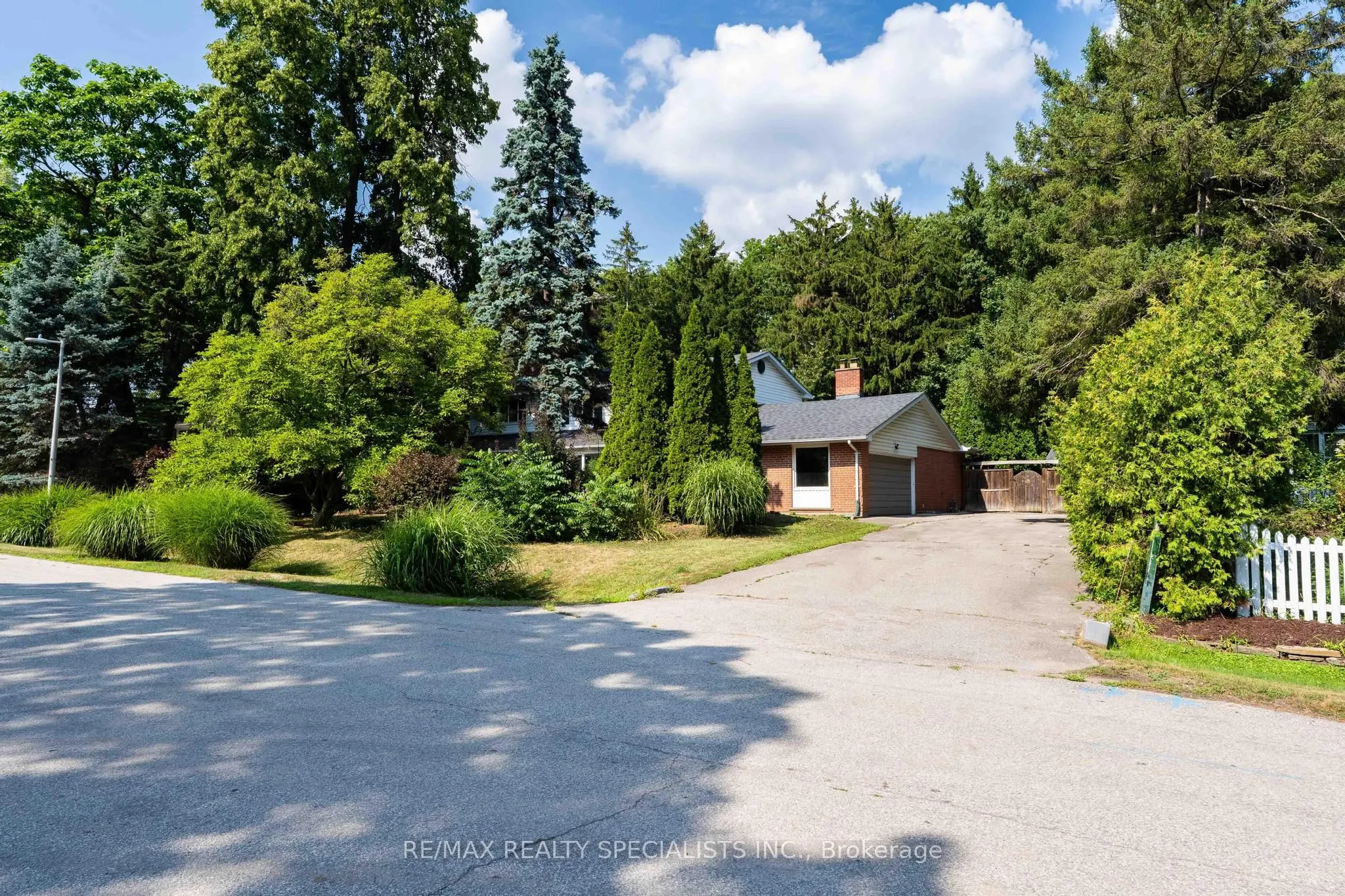 145 Wolfdale Avenue