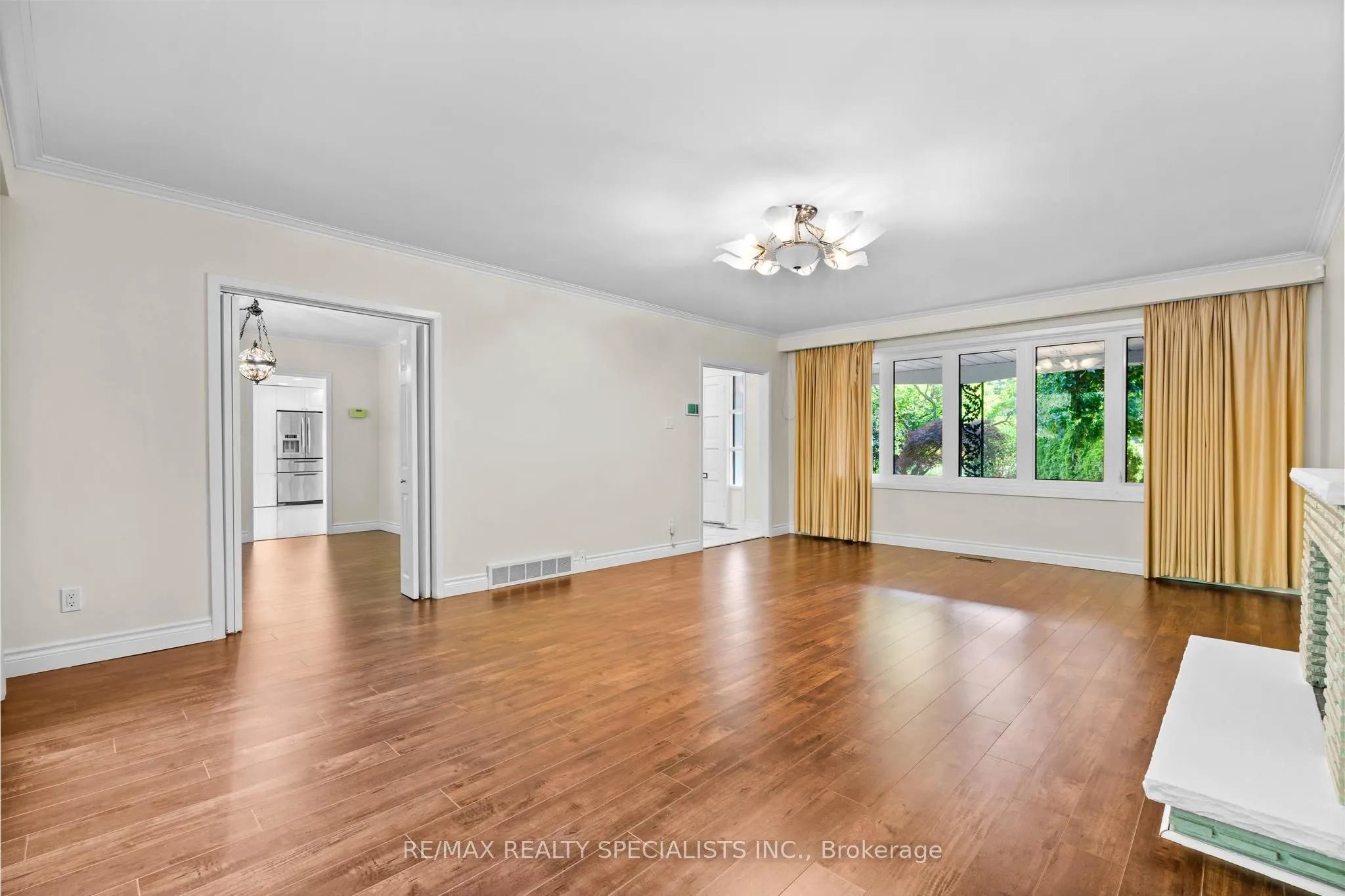 145 Wolfdale Avenue