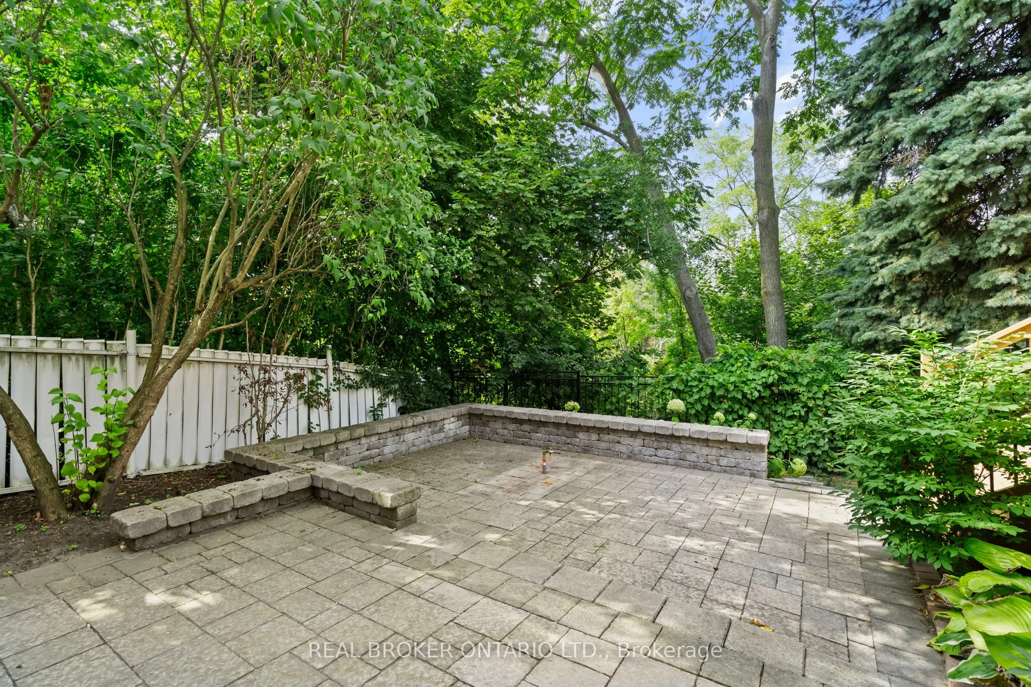 841 Fletcher Valley Crescent