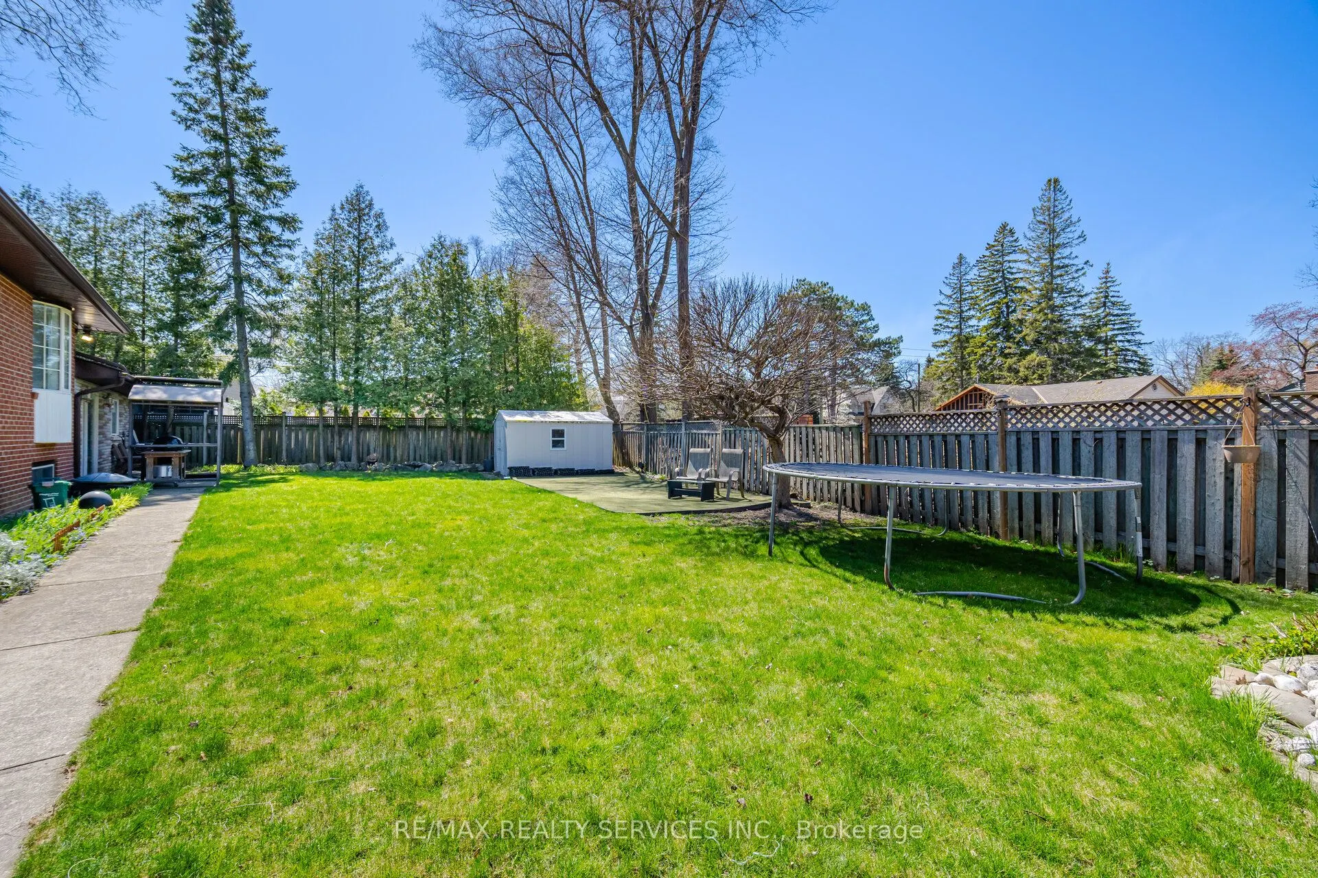 1607 Watersedge Road