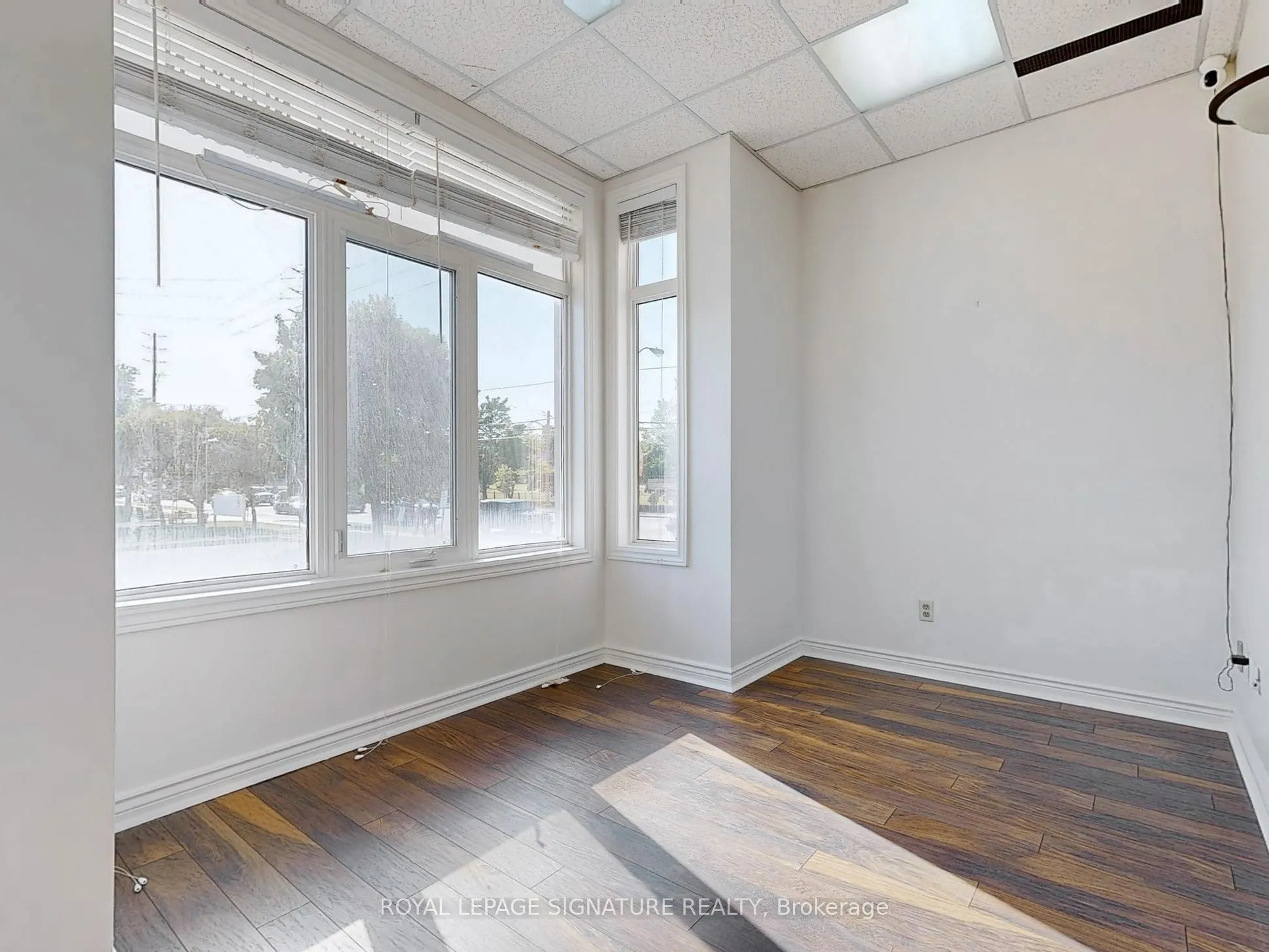 951 Wilson Avenue, #21L