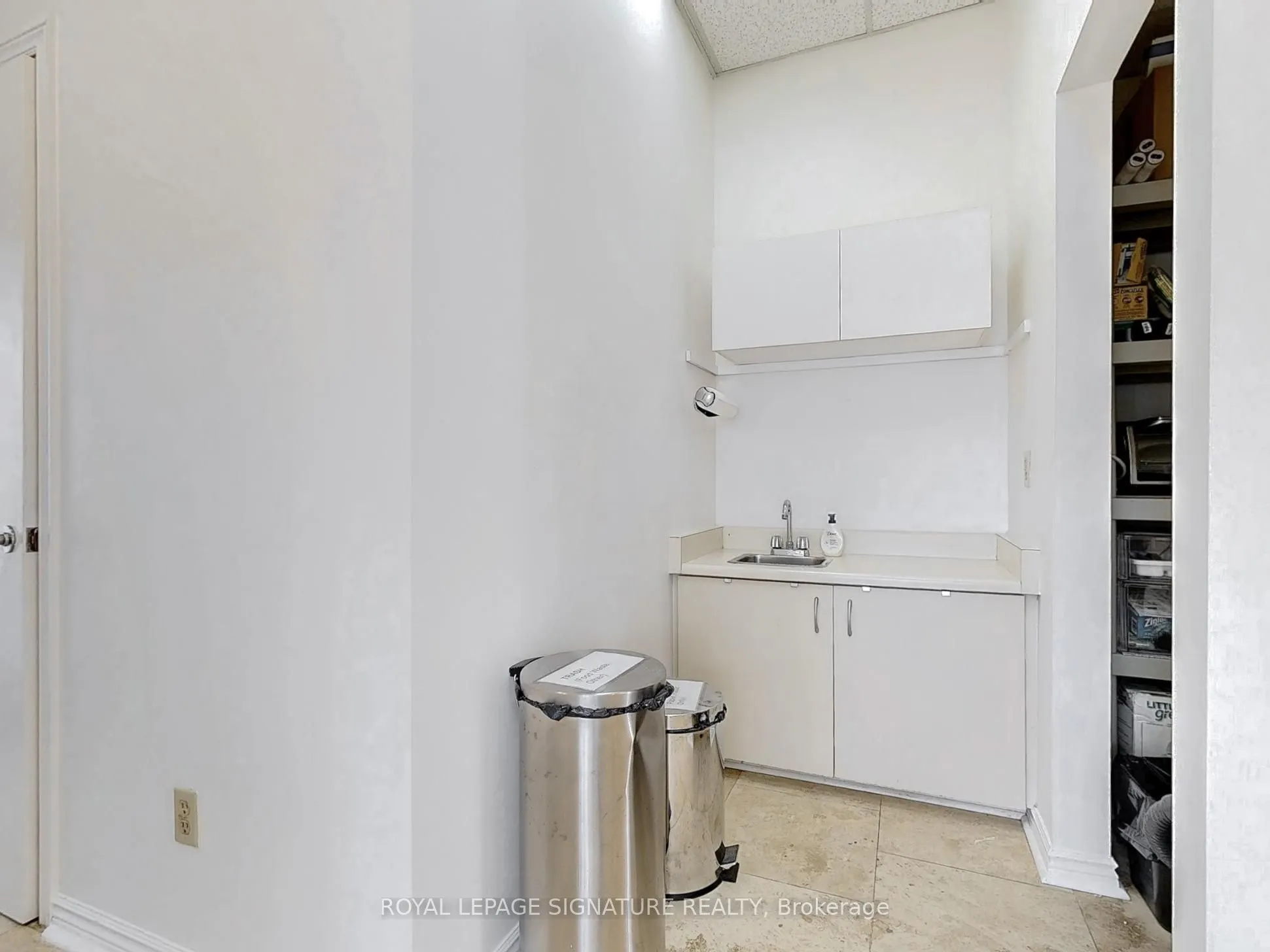 951 Wilson Avenue, #21L