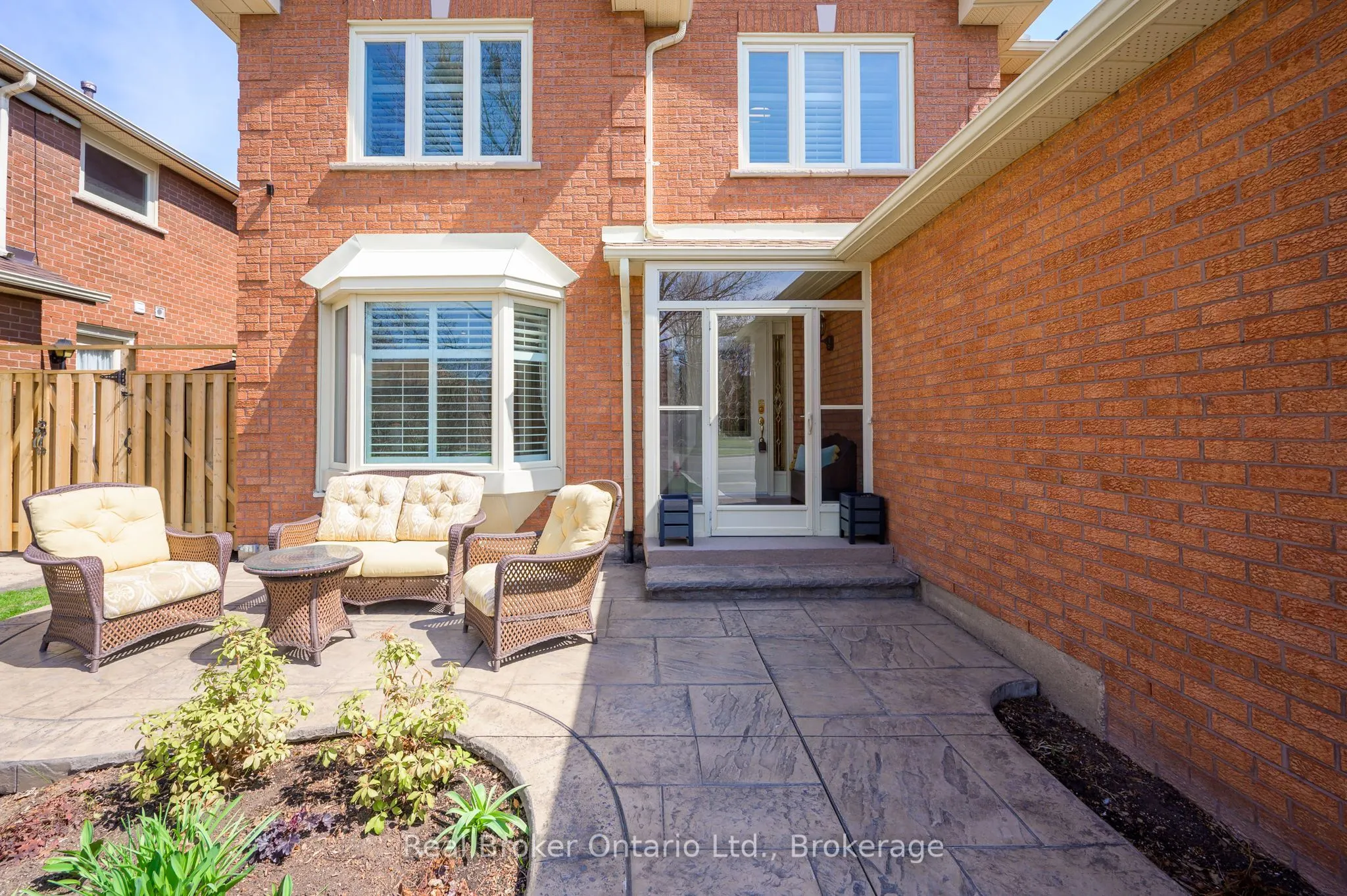 2015 Grosvenor Street
