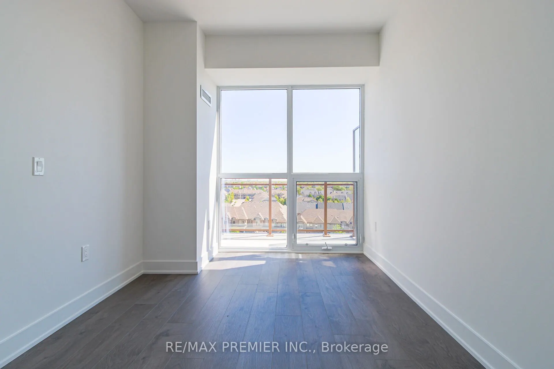 2343 Khalsa Gate W, #821