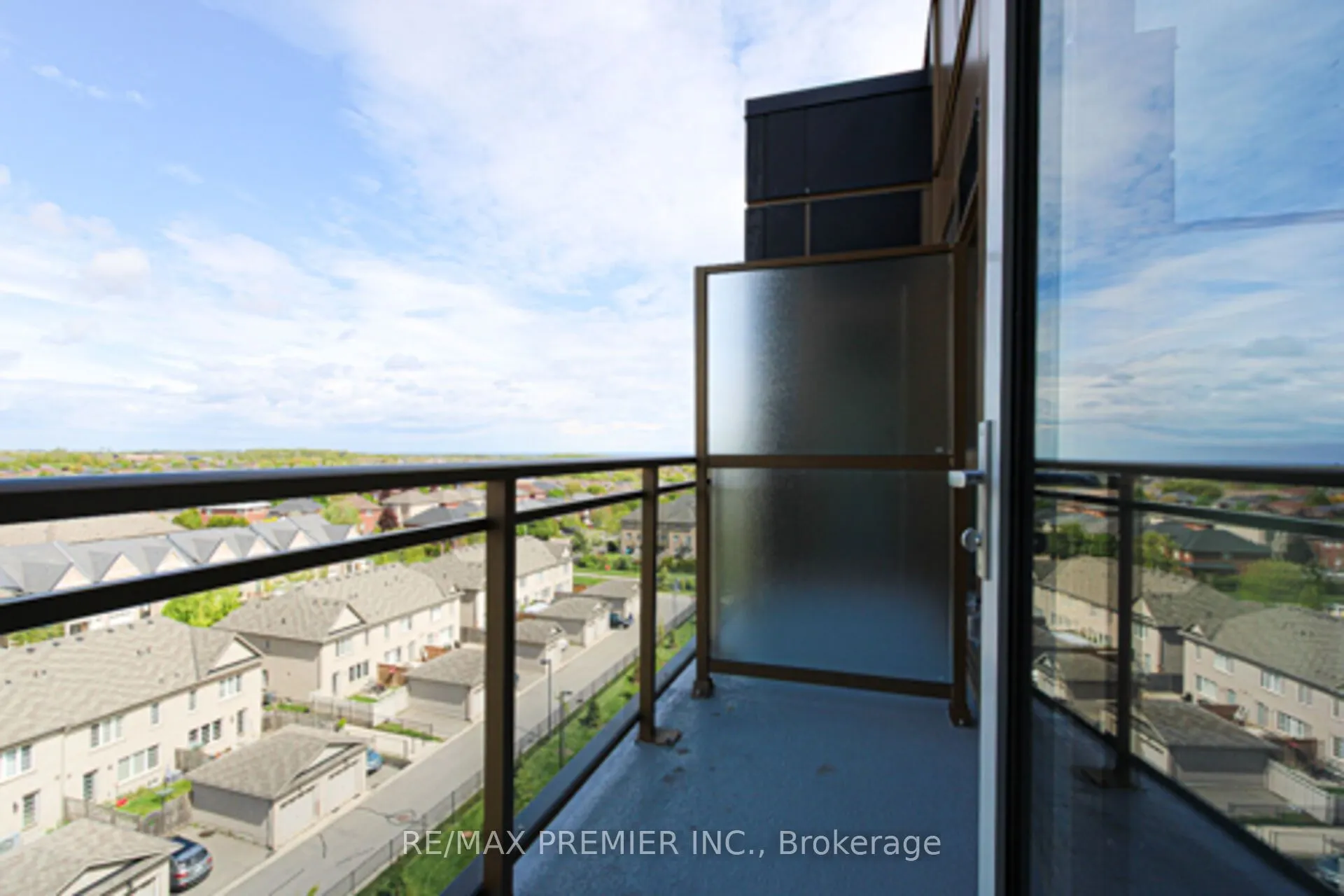 2343 Khalsa Gate W, #821