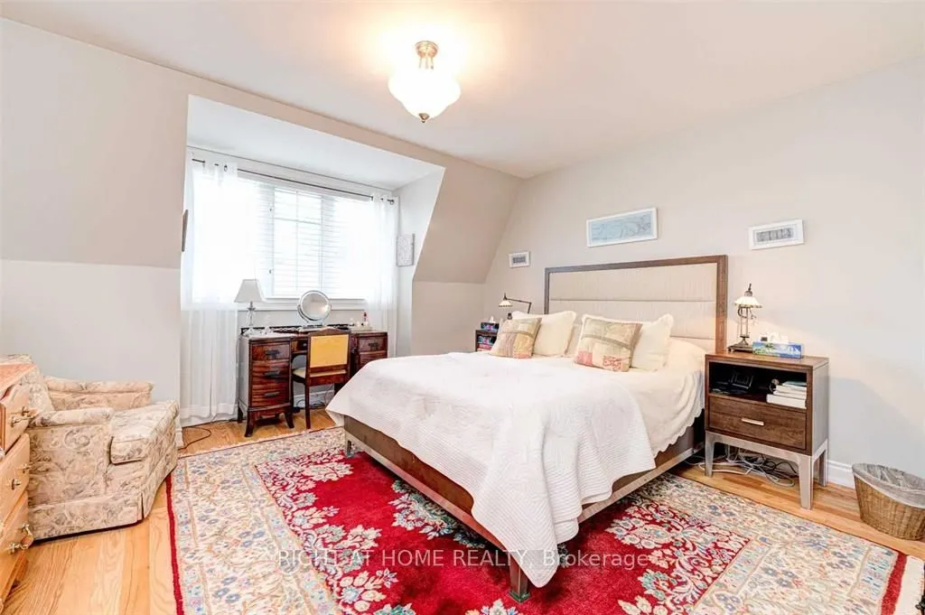 99 Brant Street S, #6
