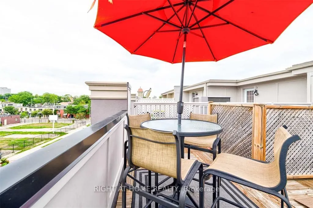 99 Brant Street S, #6