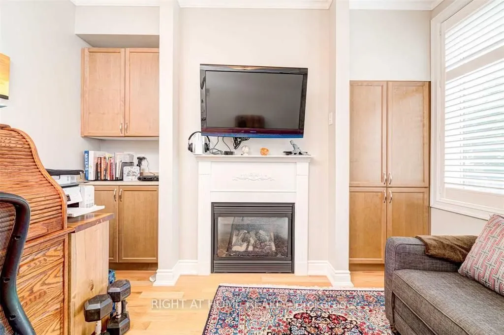 99 Brant Street S, #6