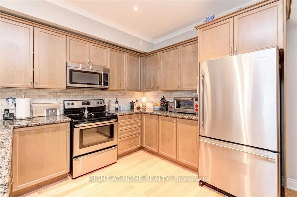 99 BRANT Street S, #6