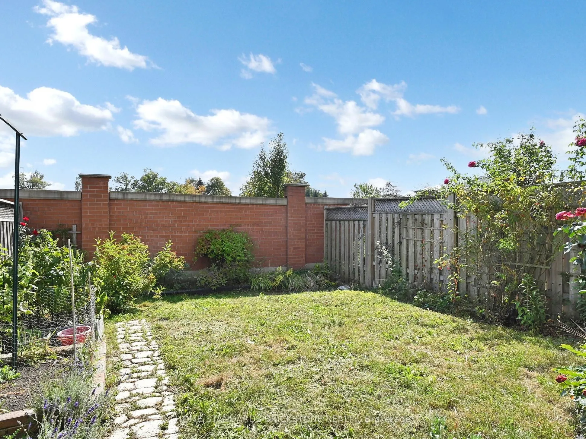 50 Versailles Crescent
