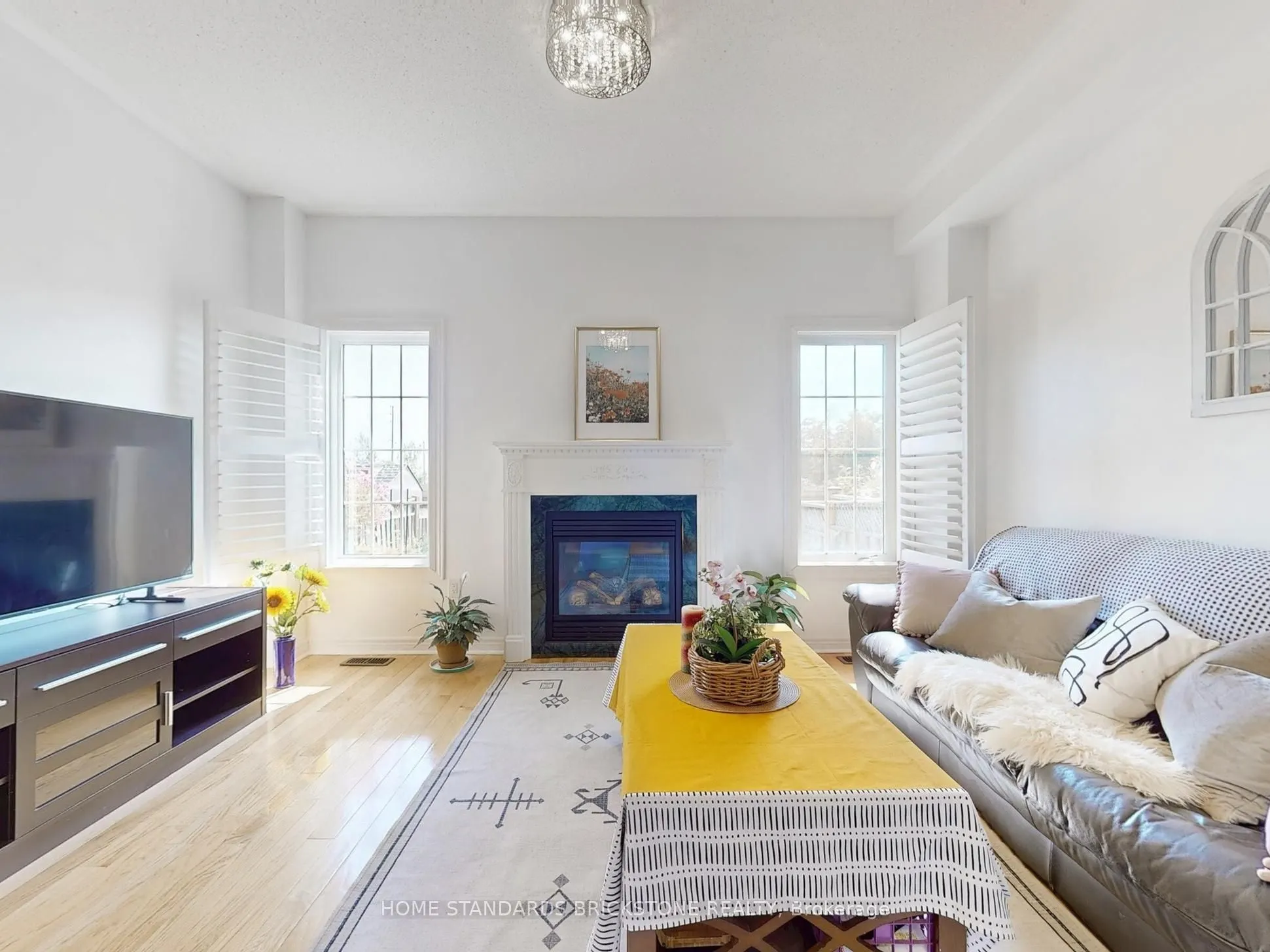 50 Versailles Crescent