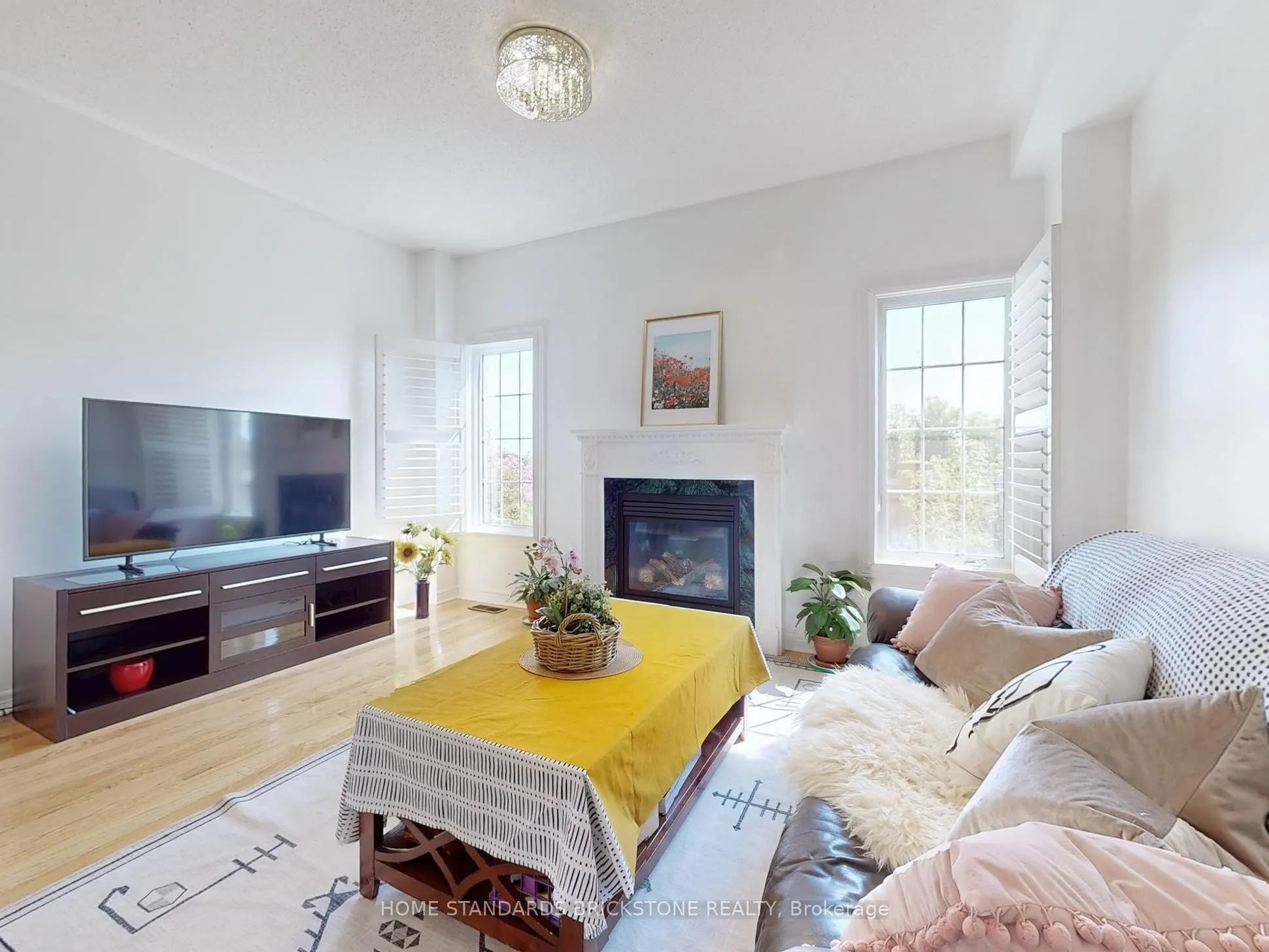 50 Versailles Crescent