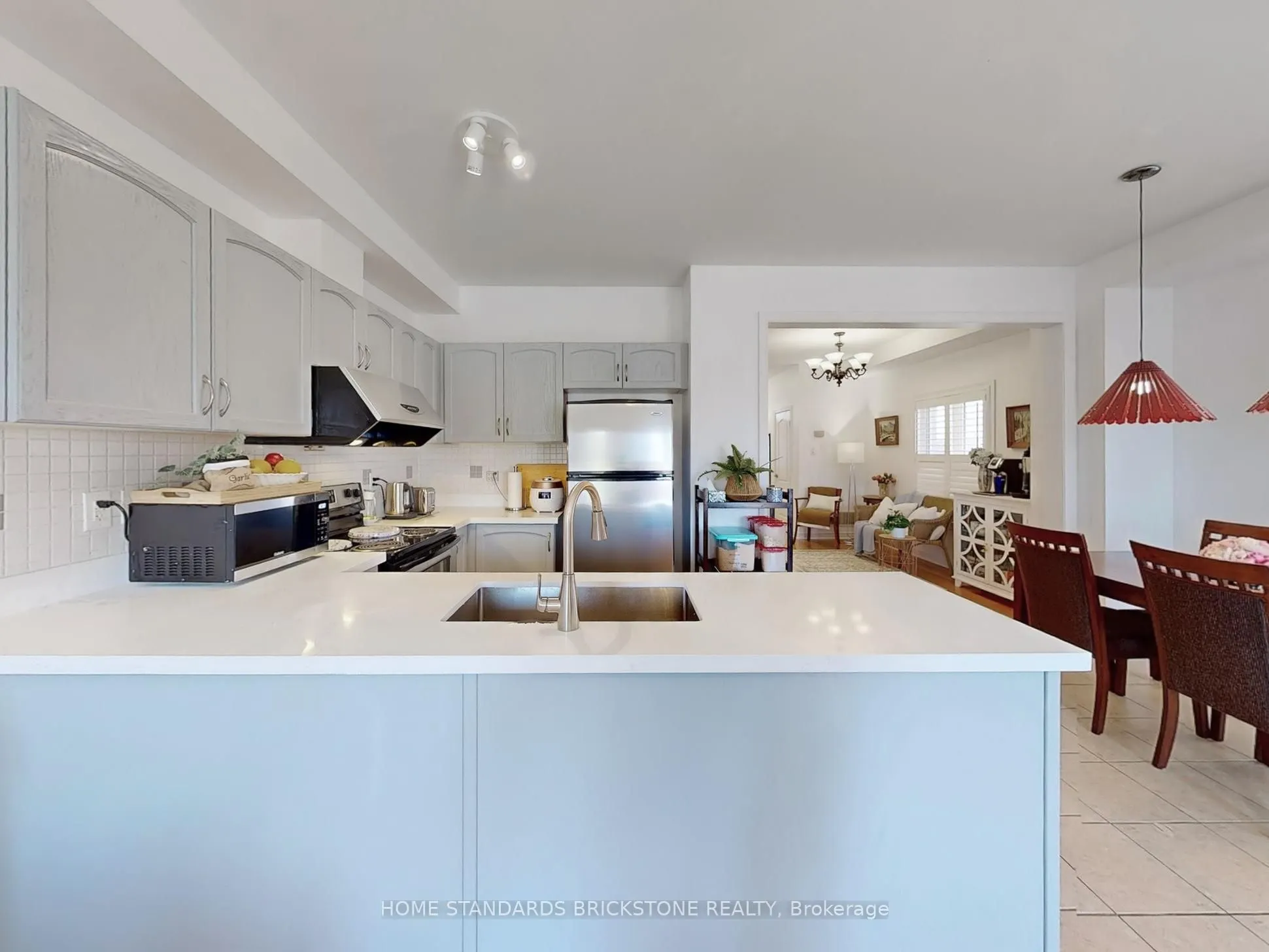 50 Versailles Crescent