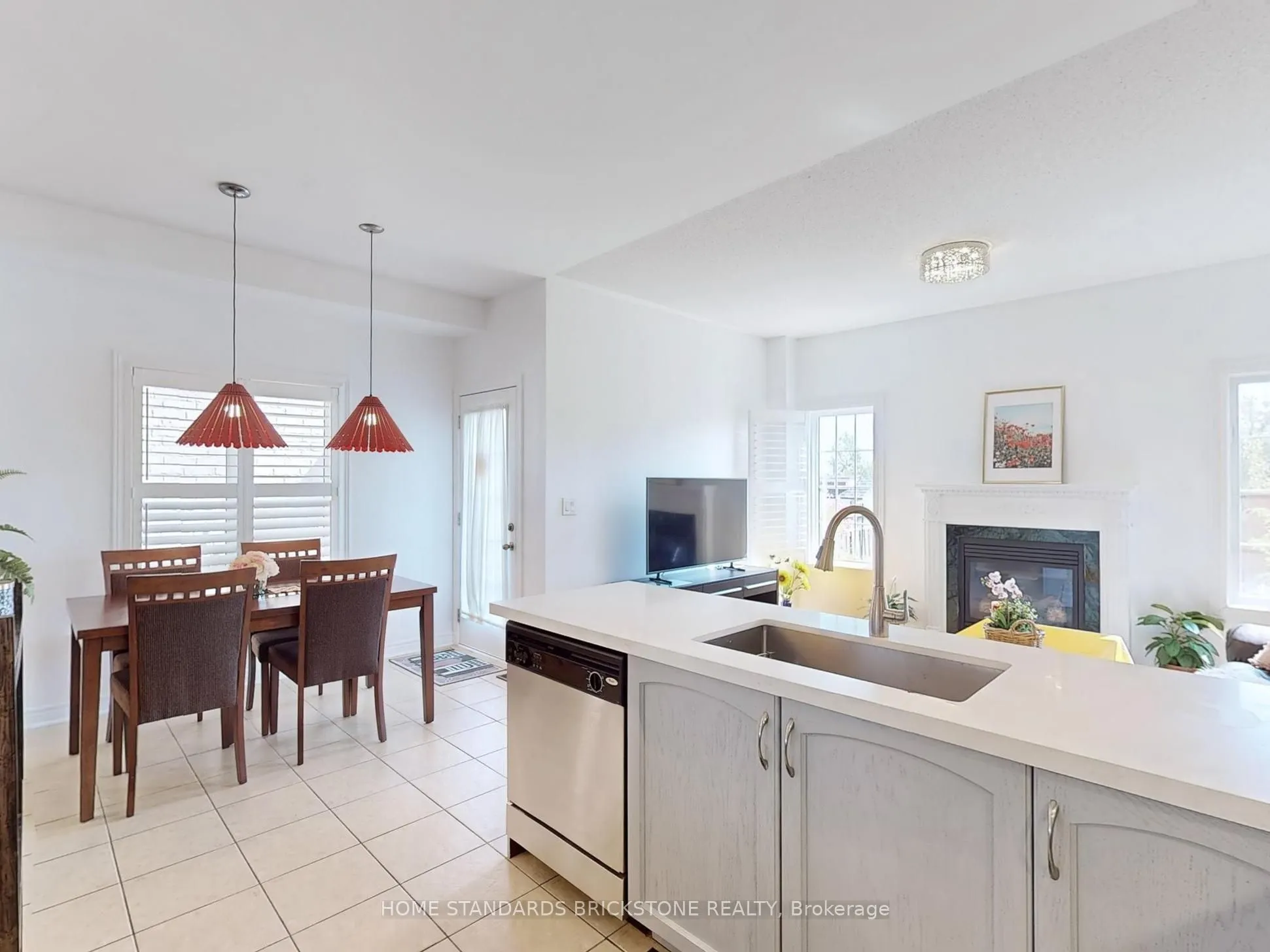 50 Versailles Crescent