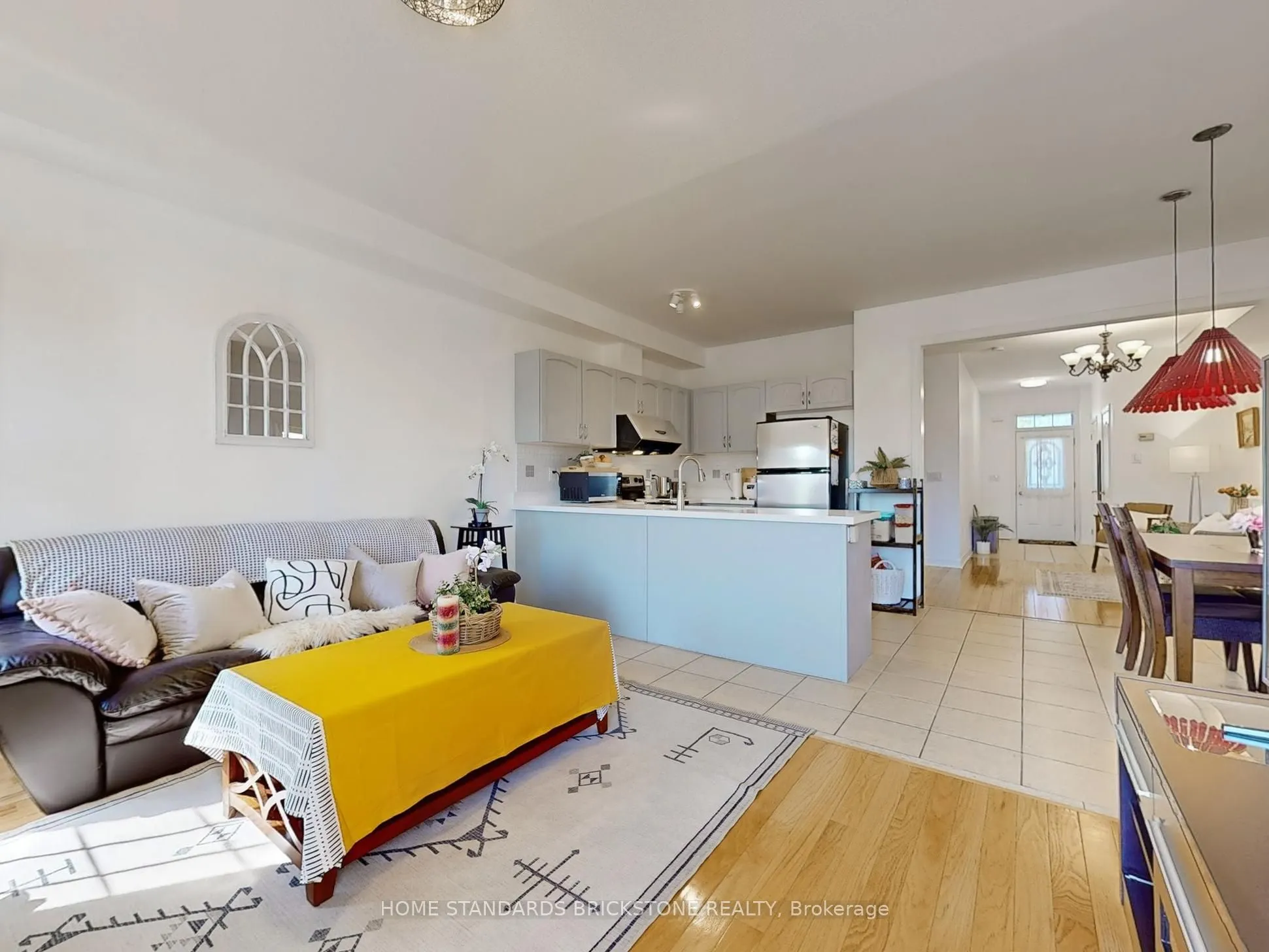 50 Versailles Crescent