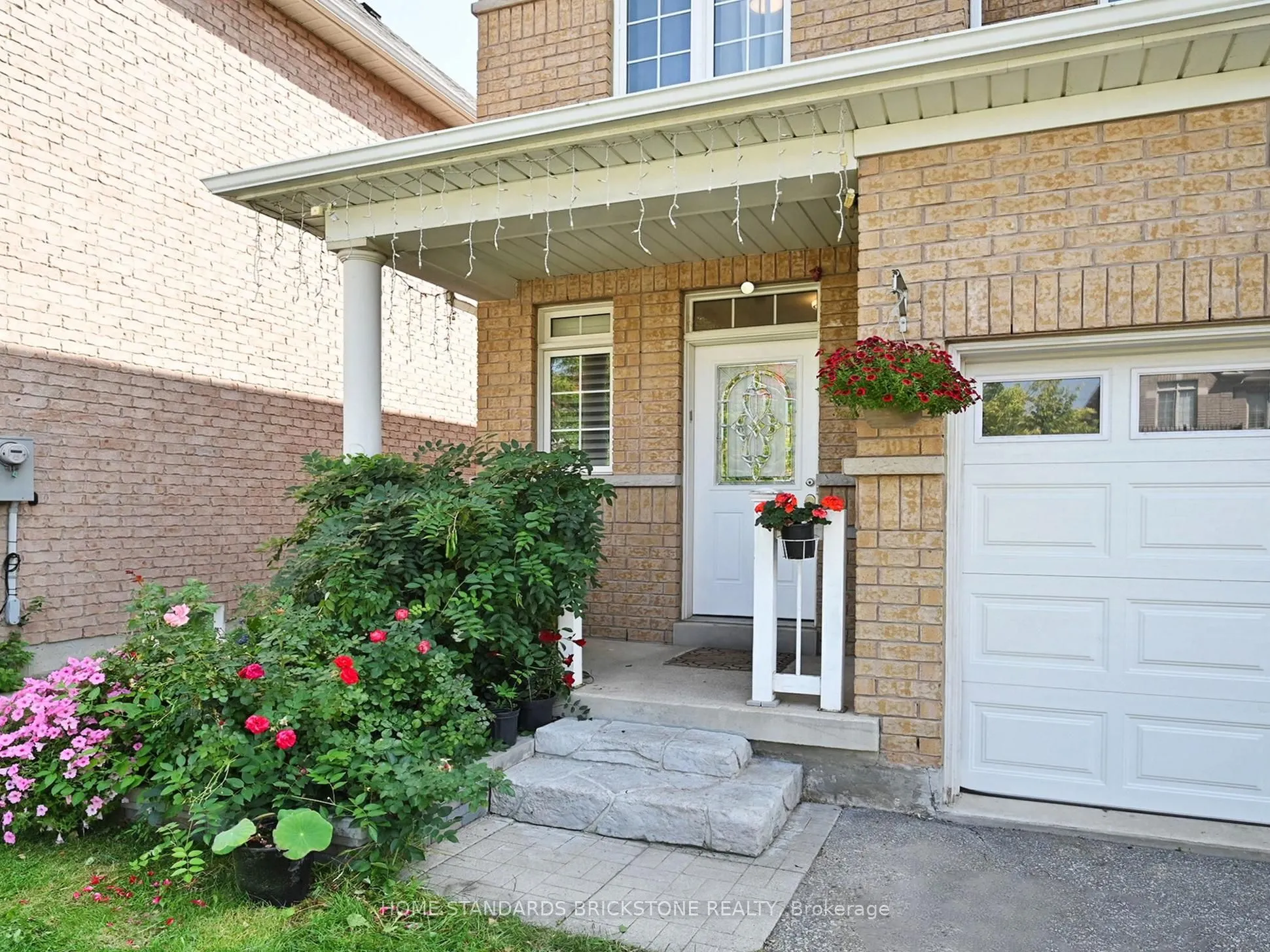 50 Versailles Crescent