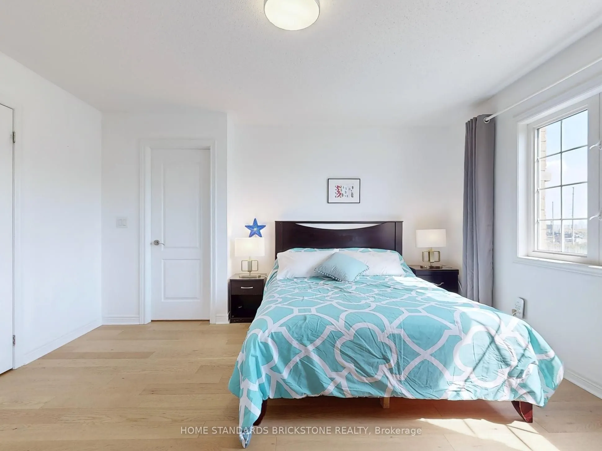 50 Versailles Crescent