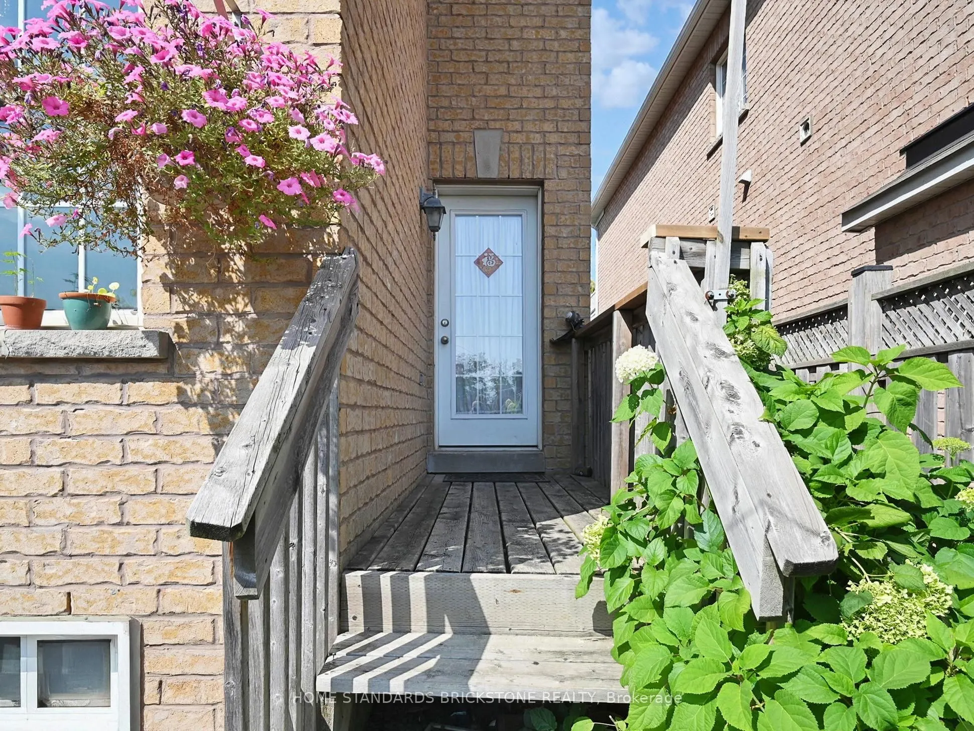 50 Versailles Crescent