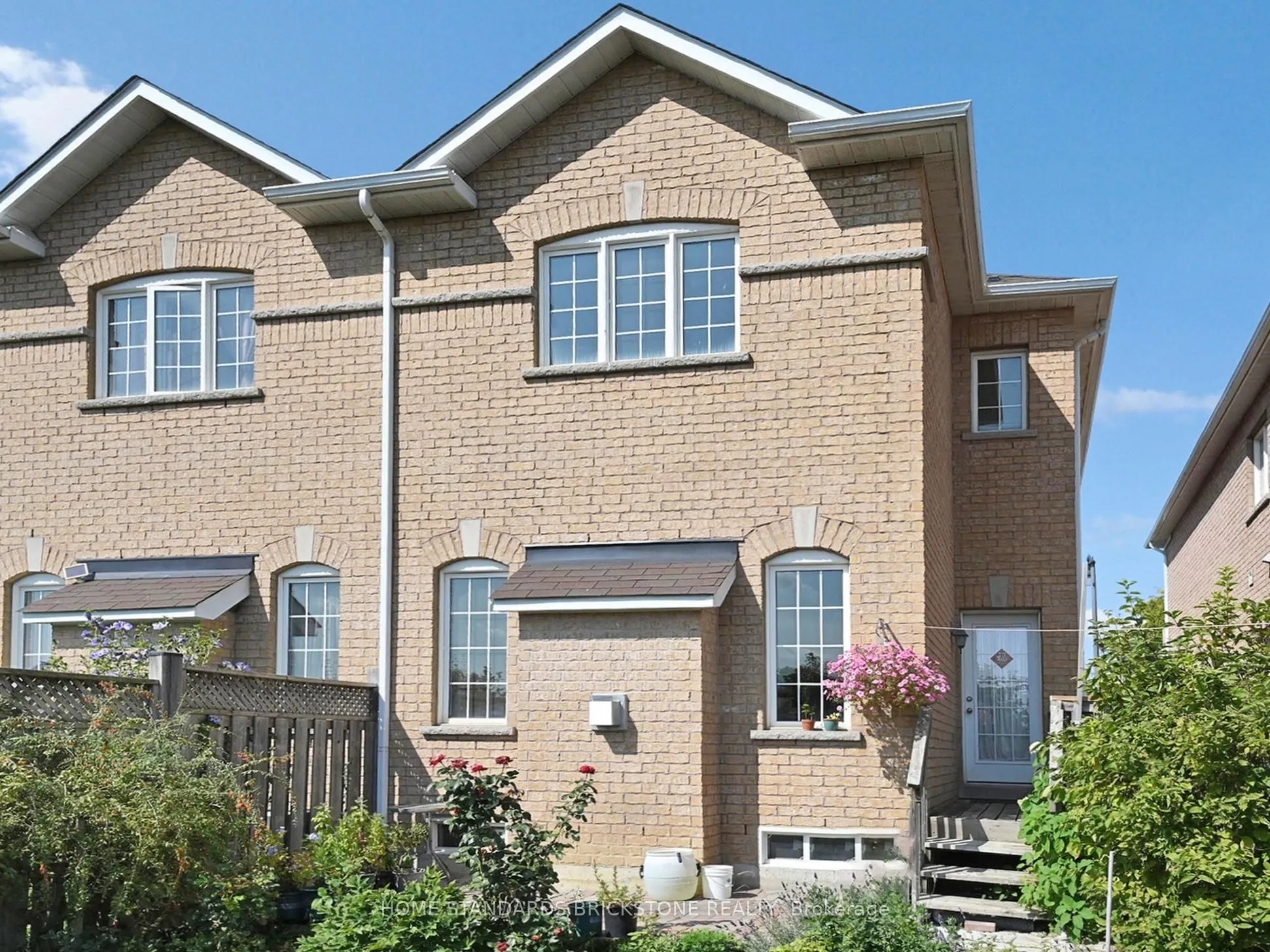 50 Versailles Crescent
