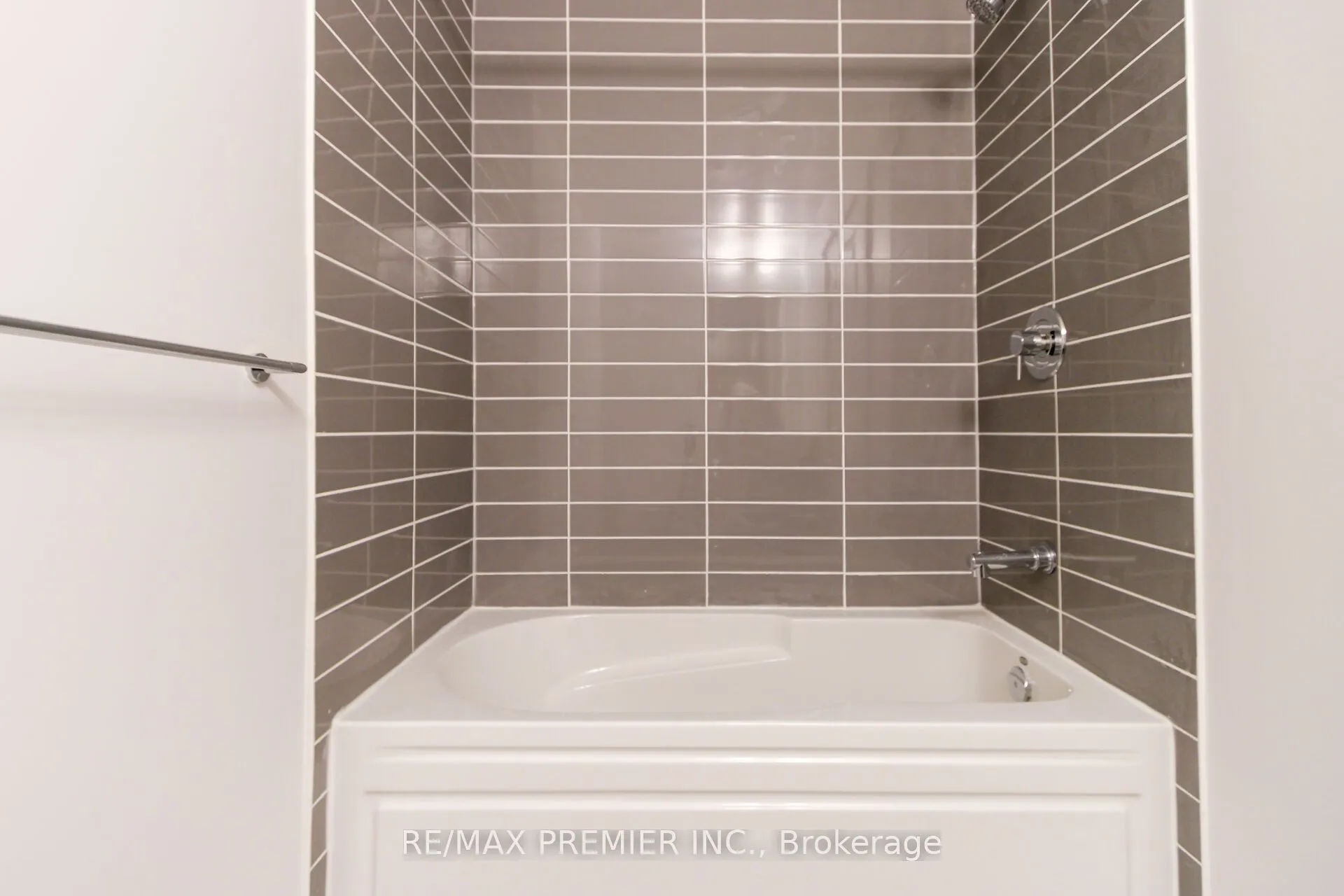 2343 Khalsa Gate, #826