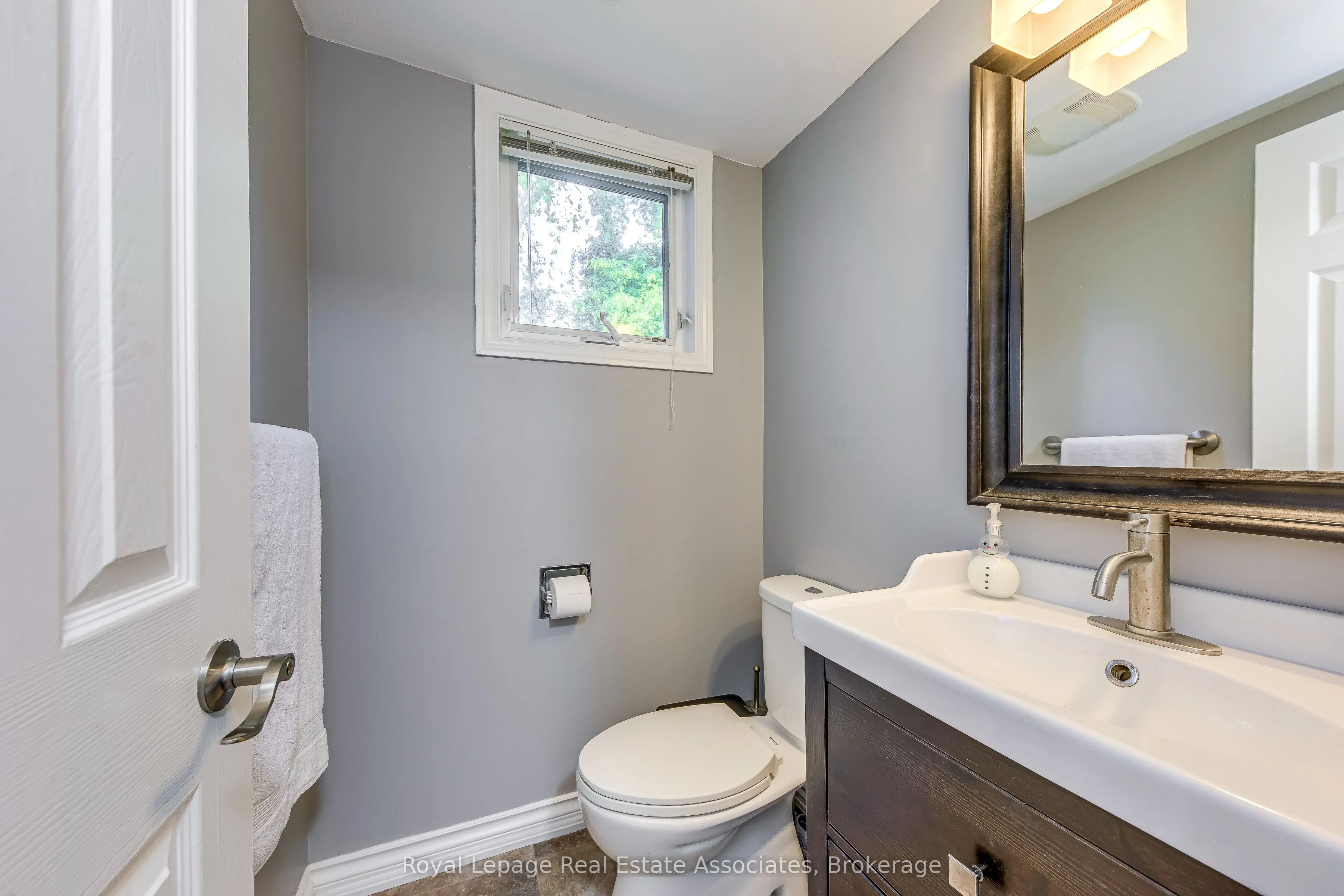 2406 Buttonbush Crescent