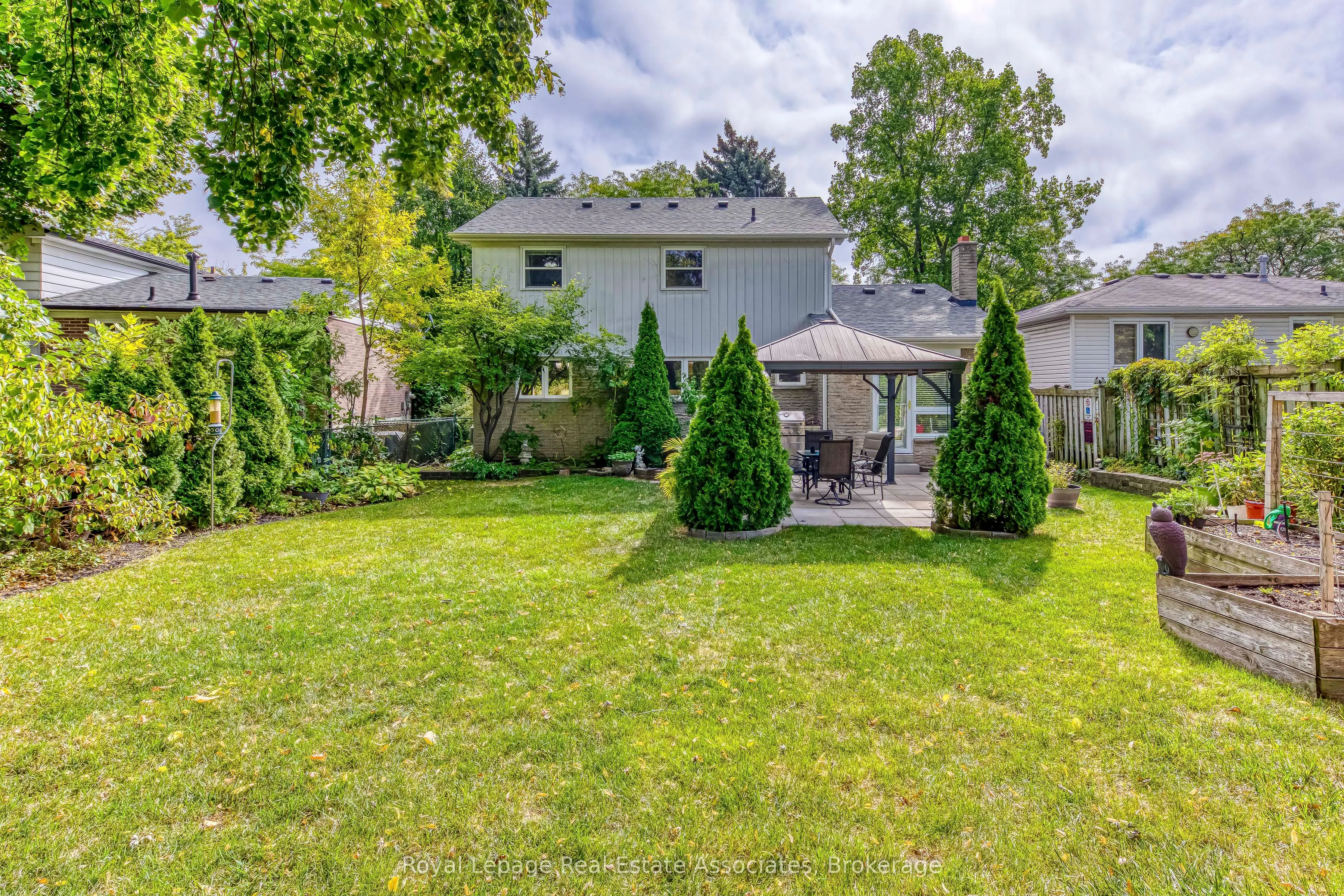 2406 Buttonbush Crescent