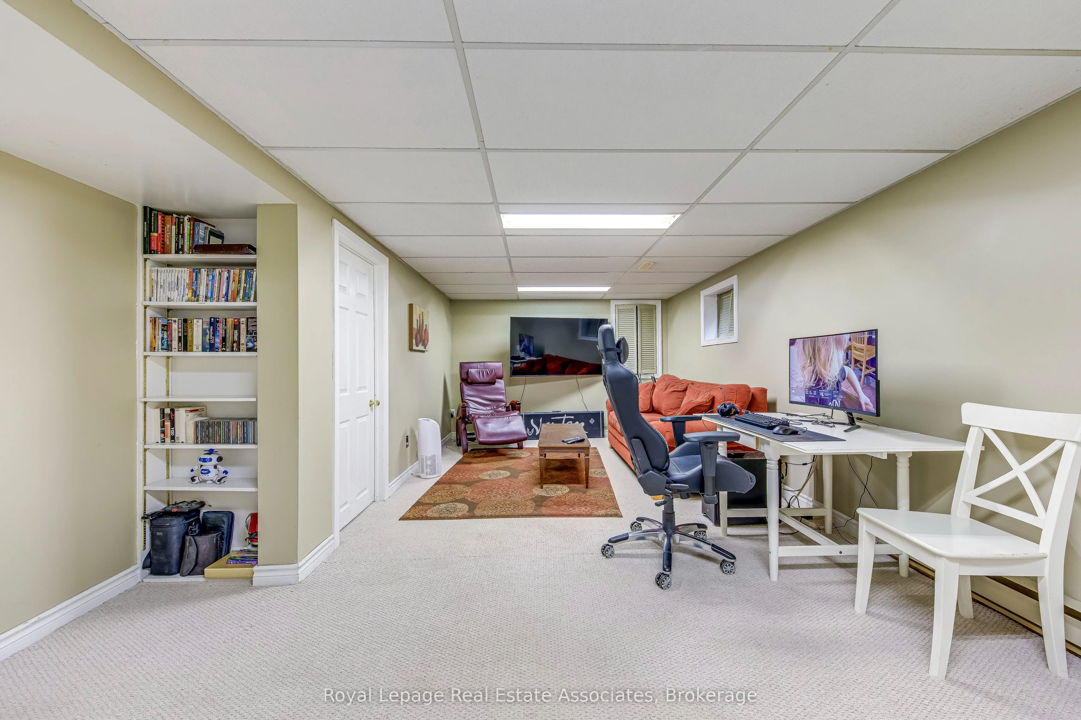 2406 Buttonbush Crescent