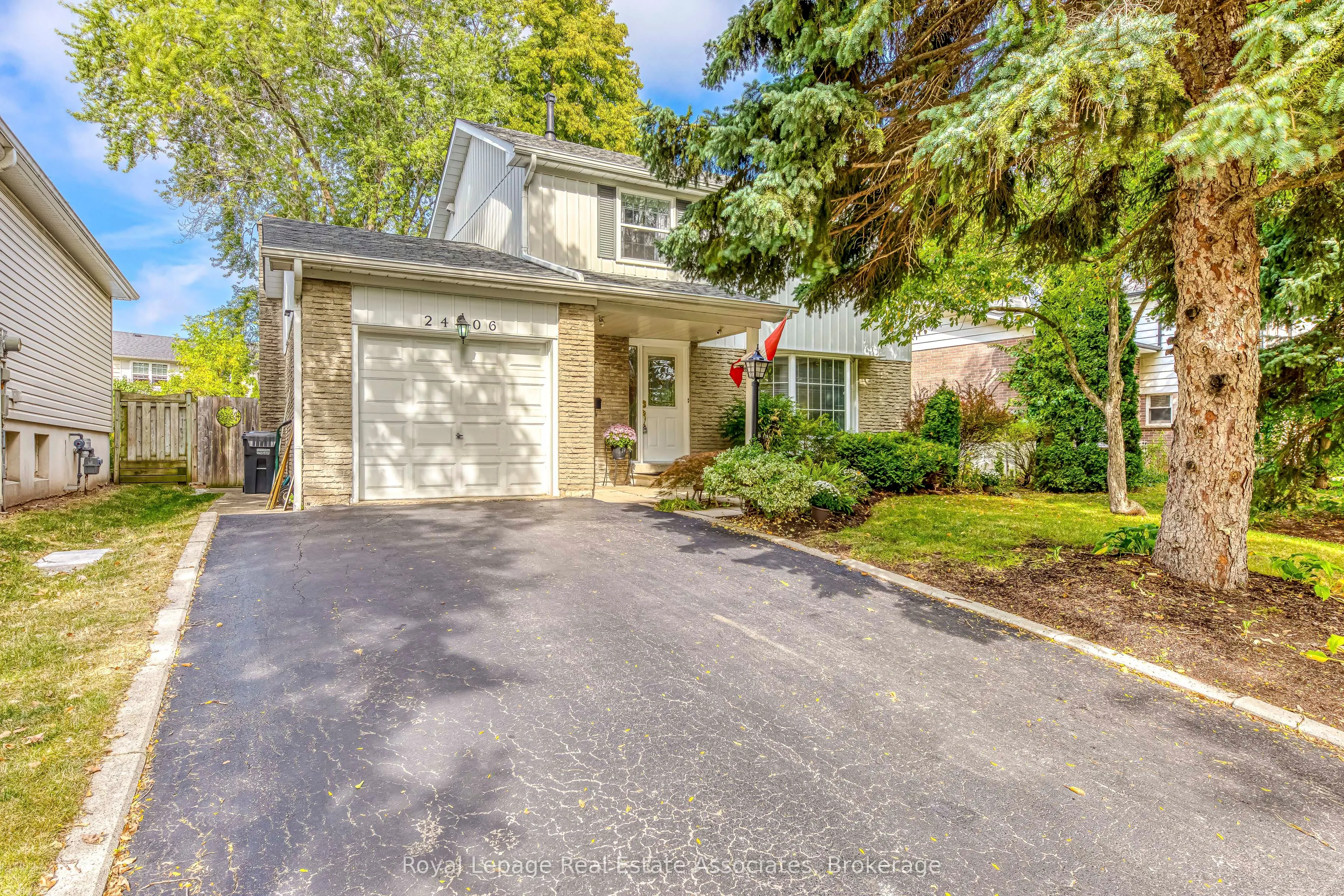 2406 Buttonbush Crescent