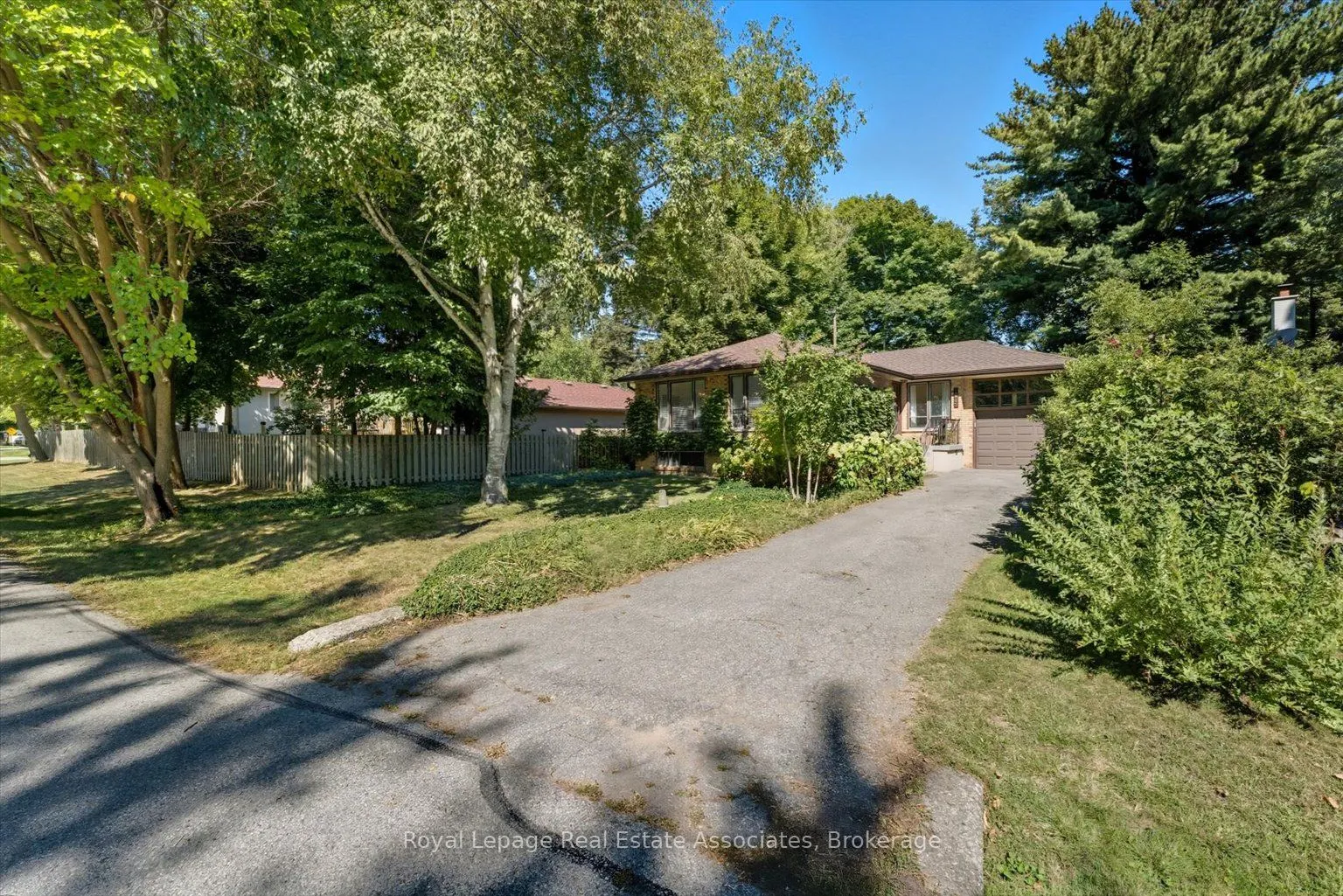 1229 Welwyn Drive